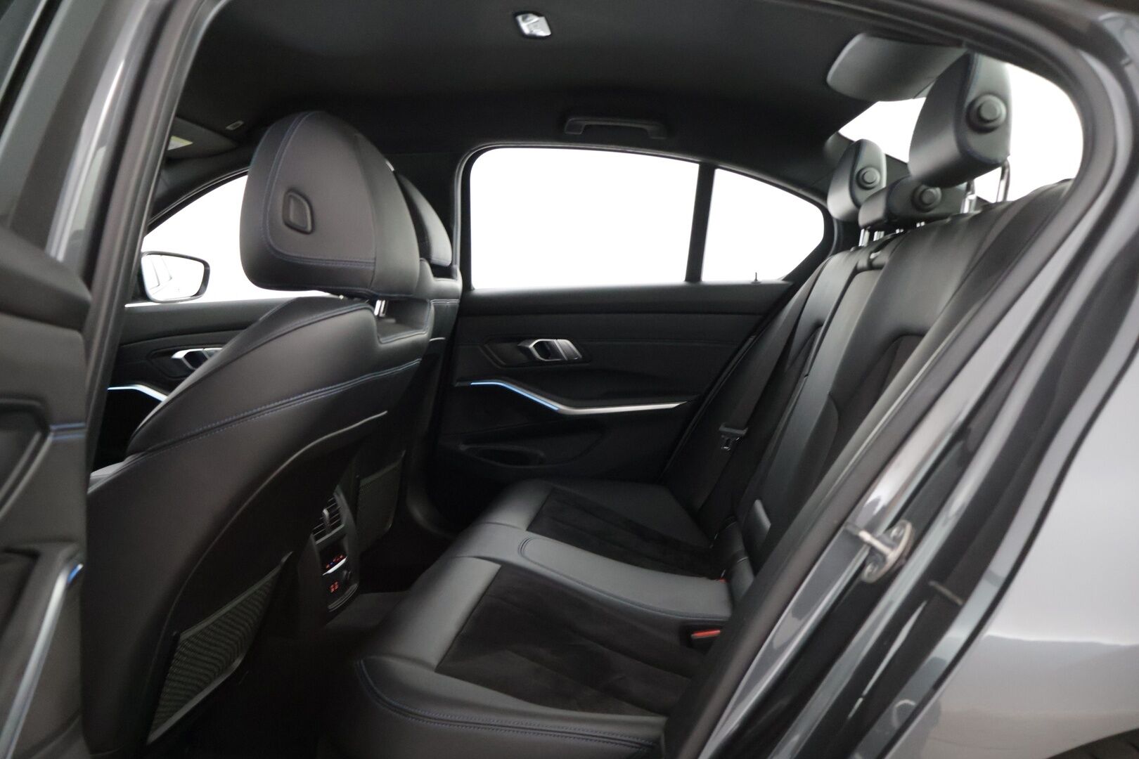 BMW 330 2020 G20 Sedan 330e A Charged Edition M Sport *Blow-By Heater / Digimittaristo / Hifi / Muistipenkit / Comfort Access*