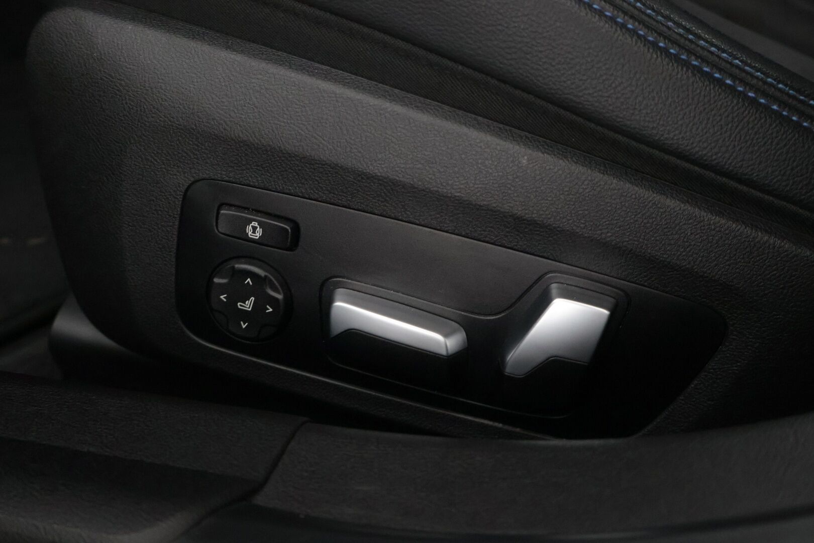 BMW 330 2020 G20 Sedan 330e A Charged Edition M Sport *Blow-By Heater / Digimittaristo / Hifi / Muistipenkit / Comfort Access*