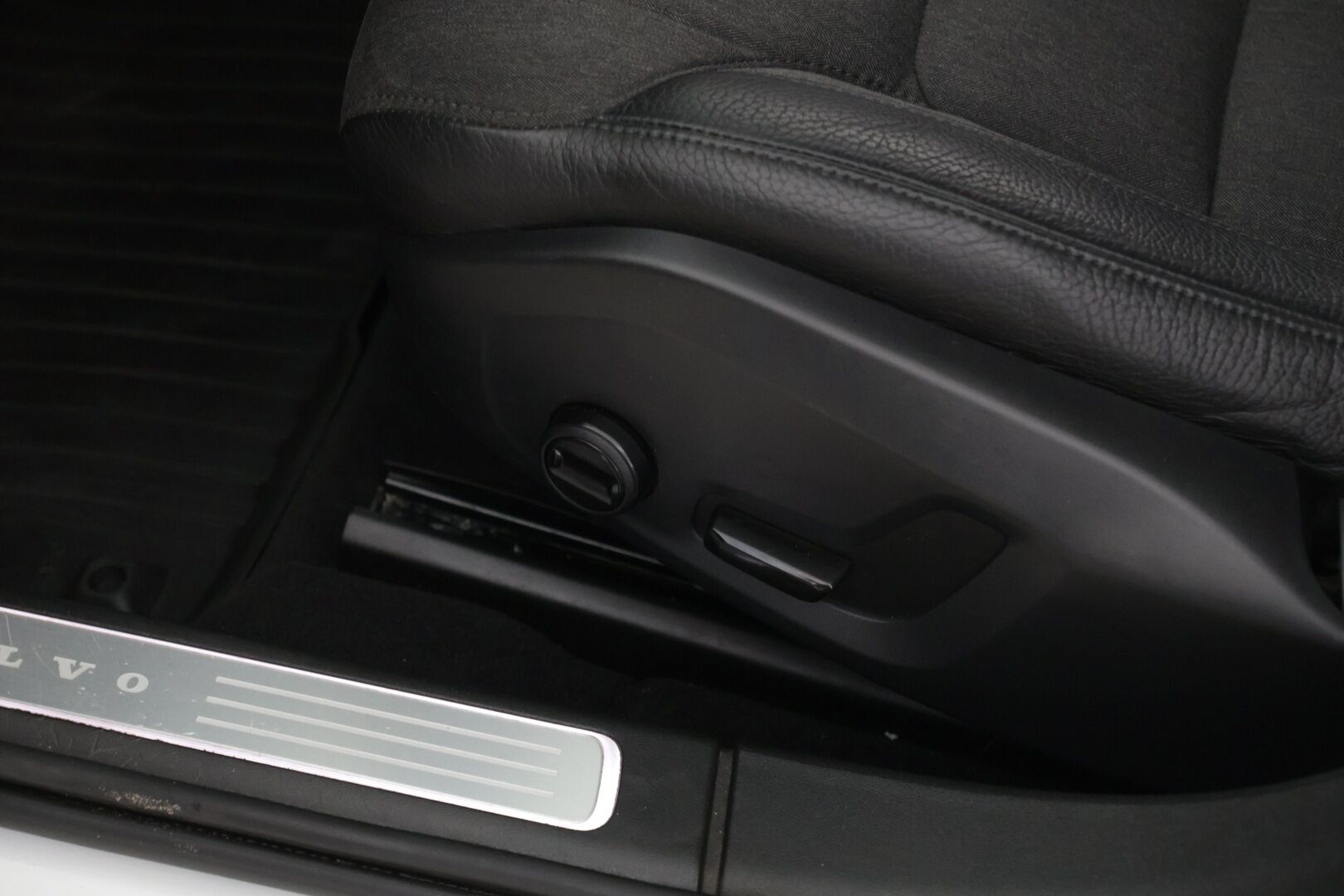 Volvo V90 2020 T8 AWD Twin-Engine Momentum aut *Webasto / Pilot Assist / VOC / ACC / Koukku* - | Webasto | Pilot Assist | VOC | ACC | Vetooukku |