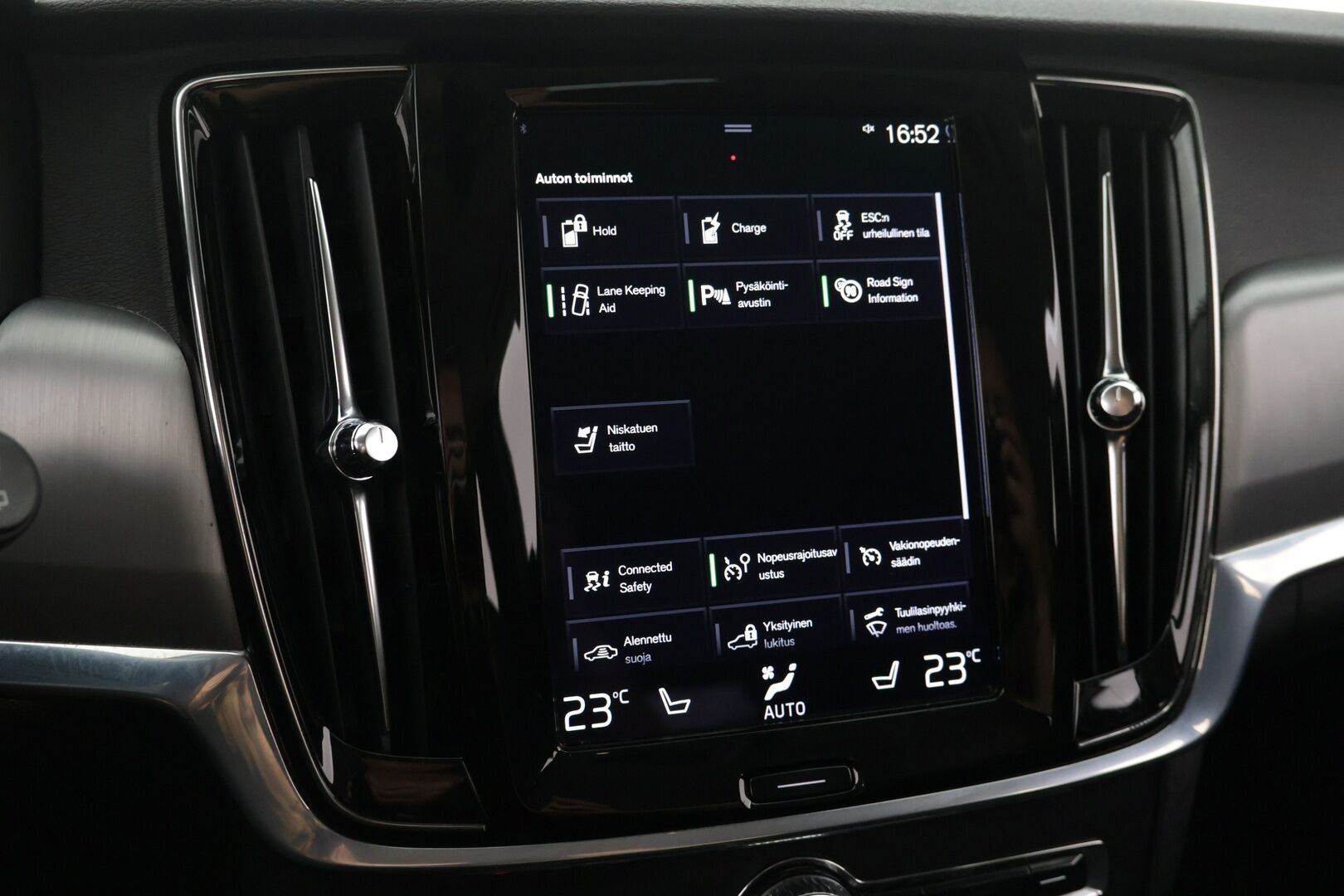 Volvo V90 2020 T8 AWD Twin-Engine Momentum aut *Webasto / Pilot Assist / VOC / ACC / Koukku* - | Webasto | Pilot Assist | VOC | ACC | Vetooukku |