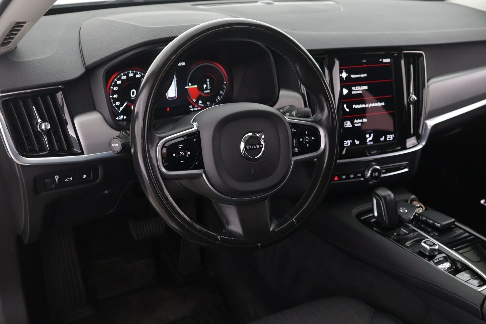Volvo V90 2020 T8 AWD Twin-Engine Momentum aut *Webasto / Pilot Assist / VOC / ACC / Koukku* - | Webasto | Pilot Assist | VOC | ACC | Vetooukku |