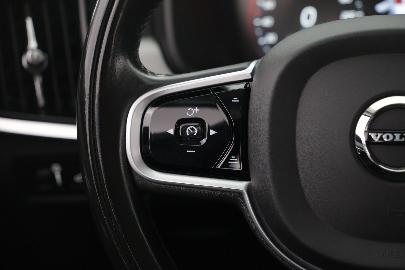 Volvo V90 2020 T8 AWD Twin-Engine Momentum aut *Webasto / Pilot Assist / VOC / ACC / Koukku* - | Webasto | Pilot Assist | VOC | ACC | Vetooukku |