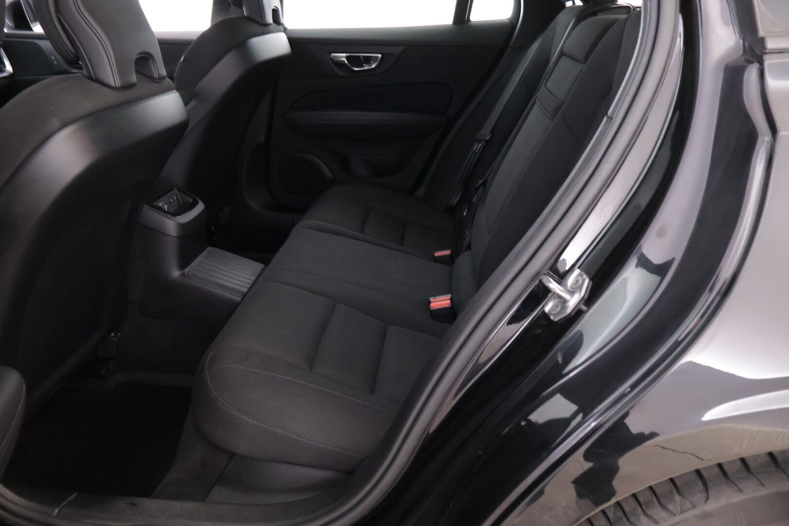 Volvo V60 2020 T6 TwE AWD Momentum aut *Webasto / VOC / Pilot Assist / Adapt. vakkari* - Kahdet renkaat / Jakopää tehty