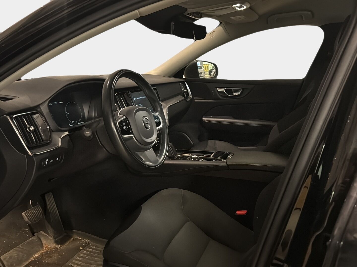 Volvo V60 2020 T6 TwE AWD Momentum aut *Webasto / VOC / Pilot Assist / Adapt. vakkari* - Kahdet renkaat / Jakopää tehty
