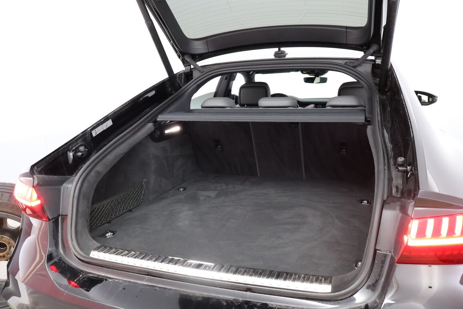 Audi A7 2020 Business Sport 55 TFSI e quattro S tronic S-Line *  Bang & Olufsen 3D / Adapt.Vakkari / Koukku / Matrix LED / Night Vision / Nahka-Alcantara - Akku kuntotarkastettu / ALV / 360-Kamera / Supervarusteltu! - HULLU BLACKWEEK KORKOTARJOUS 2,49%