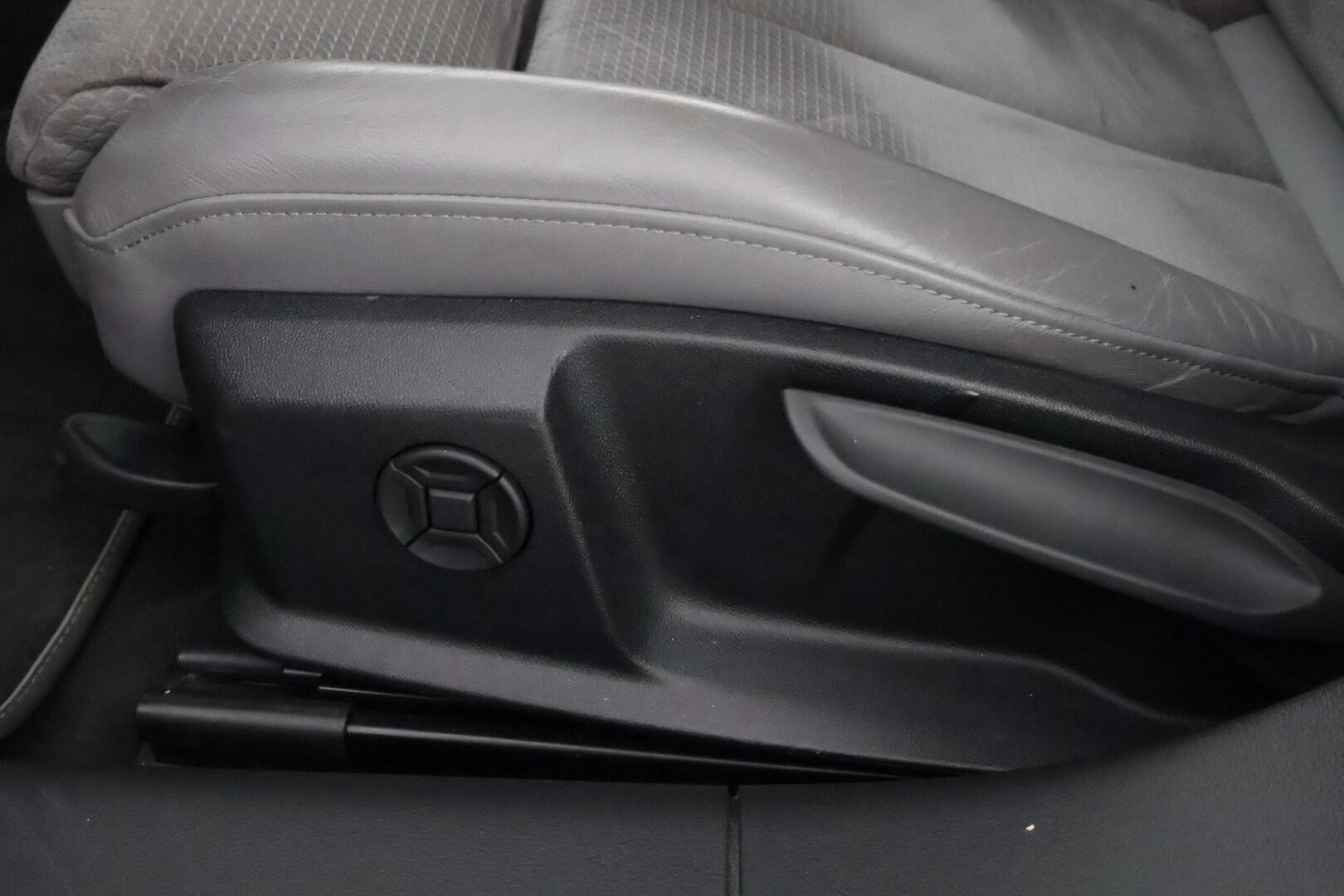 Audi A7 2020 Business Sport 55 TFSI e quattro S tronic S-Line *  Bang & Olufsen 3D / Adapt.Vakkari / Koukku / Matrix LED / Night Vision / Nahka-Alcantara - Akku kuntotarkastettu / ALV / 360-Kamera / Supervarusteltu! - HULLU BLACKWEEK KORKOTARJOUS 2,49%