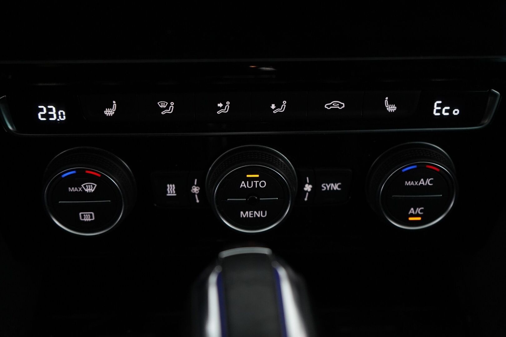 Volkswagen Passat 2018 Variant GTE Plug-In Hybrid 160 kW (218 hv) DSG-automaatti *ACC / Kamera / Koukku / Weba / ergoComfort* - Kahdet renkaat alumiinivantein / Juuri huollettu / Seuraava katsastus 23.7.2027 / Akku kuntotarkastettu - HULLU BLACKWEEK KORKOTARJOUS 2,49%