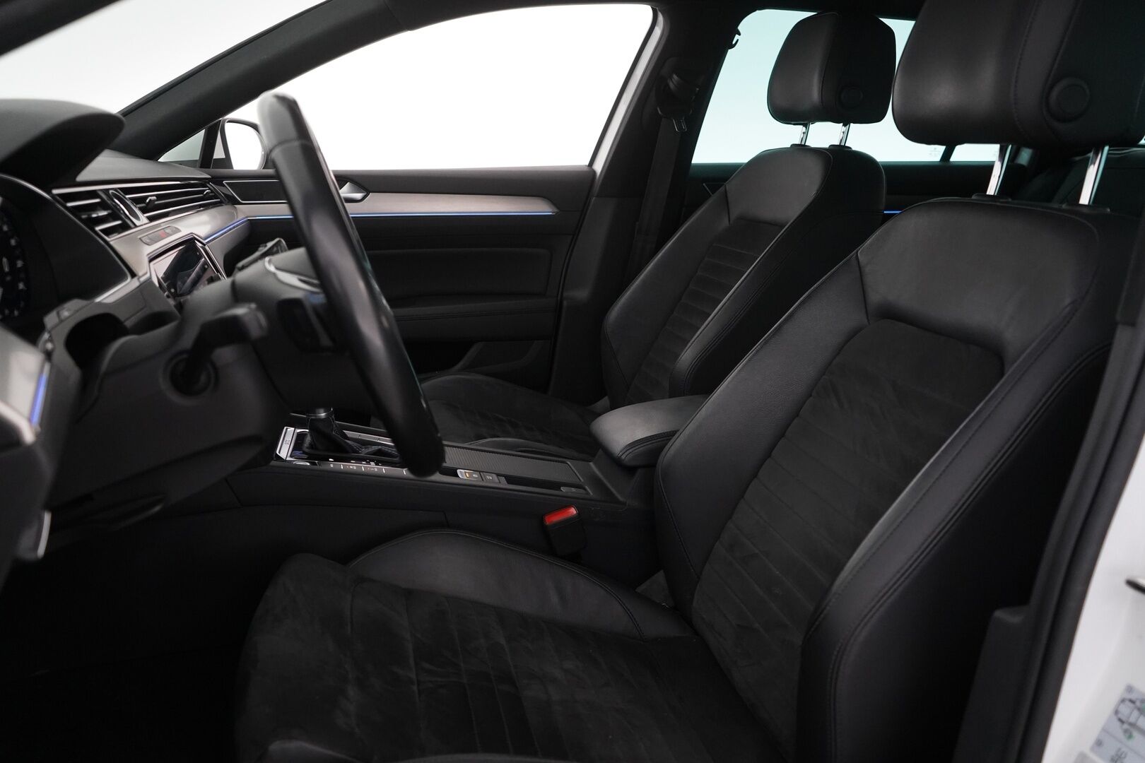 Volkswagen Passat 2018 Variant GTE Plug-In Hybrid 160 kW (218 hv) DSG-automaatti *ACC / Kamera / Koukku / Weba / ergoComfort* - Kahdet renkaat alumiinivantein / Juuri huollettu / Seuraava katsastus 23.7.2027 / Akku kuntotarkastettu - HULLU BLACKWEEK KORKOTARJOUS 2,49%