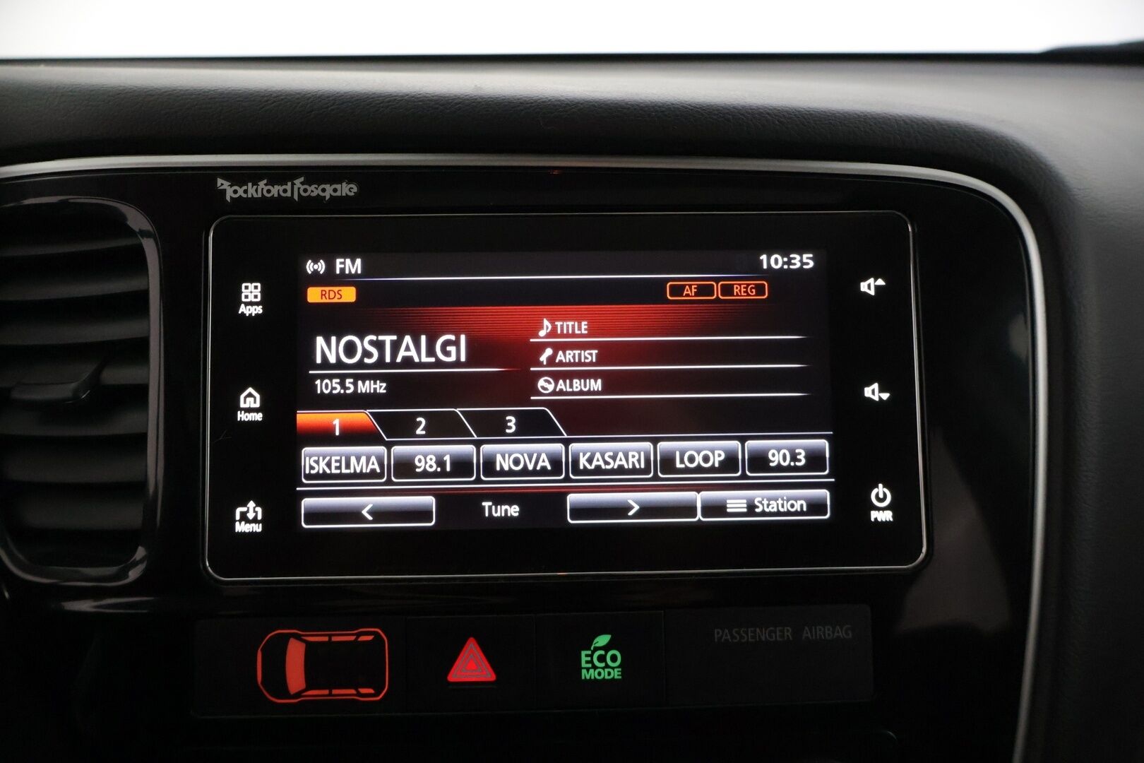 Mitsubishi Outlander PHEV 2017 Instyle 4WD 5P * 360-Kamera / Rockford / Adapt.Vakkari / Nahkasisusta / Sähkökontti / Lämmitettävä tuulilasi * - Merkkihuollettu / 2x Renkaat & Vanteet / Kattoluukku / Ratinlämmitin / BLIS 