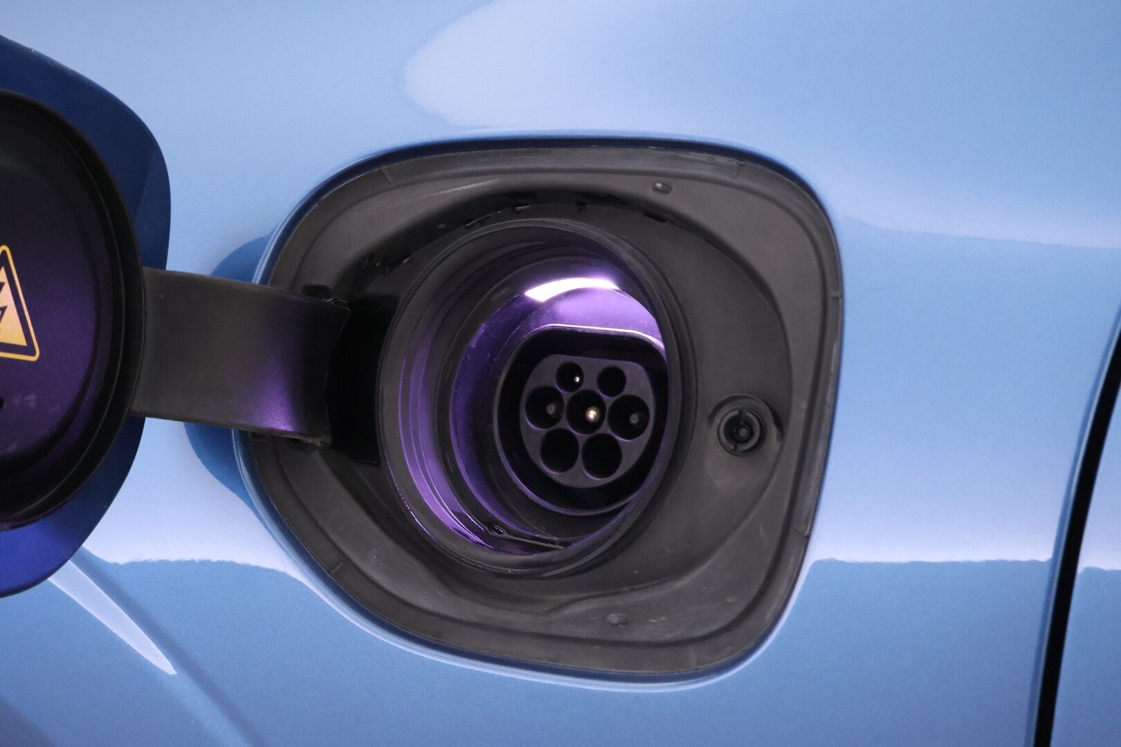 Volvo XC60 2020 T8 TwE AWD R-Design aut * Webasto / Adapt.Vakkari / Harman&Kardon / Panorama / Vetokoukku / Peruutuskamera / Ratinlämmitys - Jakopää juuri tehty / Navi / 2x Hyvät renkaat! - HULLUT JOULUT KORKOTARJOUS 2,49% 