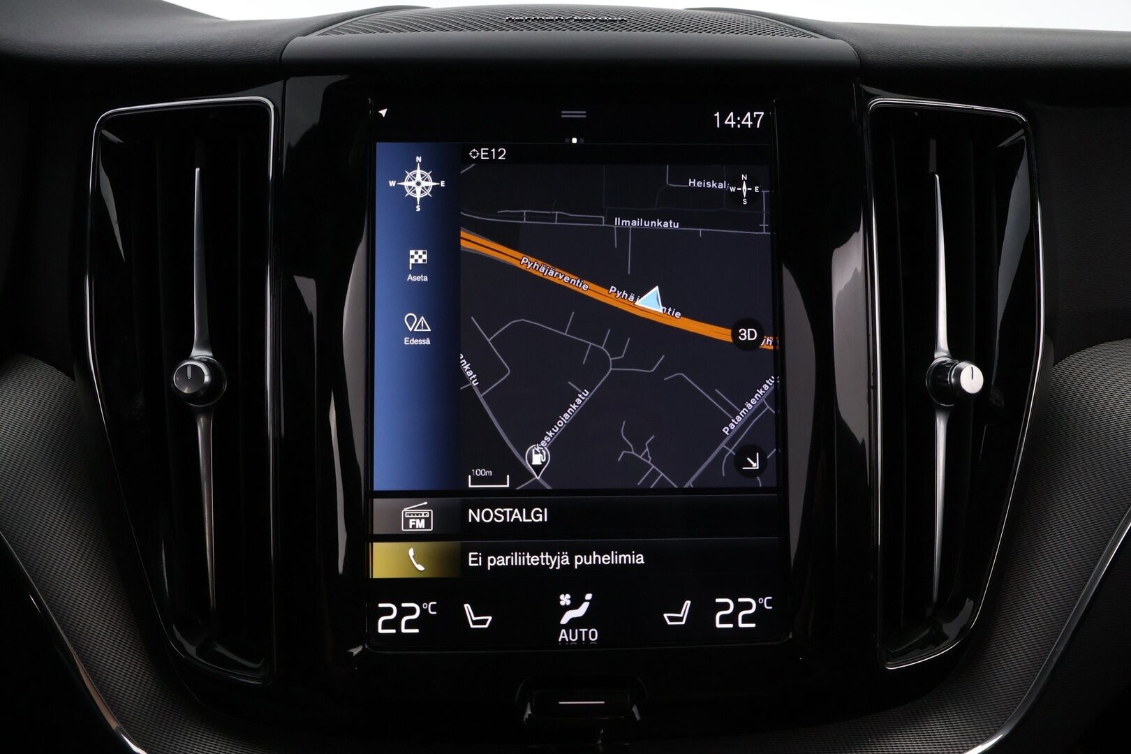 Volvo XC60 2020 T8 TwE AWD R-Design aut * Webasto / Adapt.Vakkari / Harman&Kardon / Panorama / Vetokoukku / Peruutuskamera / Ratinlämmitys - Jakopää juuri tehty / Navi / 2x Hyvät renkaat! - HULLUT JOULUT KORKOTARJOUS 2,49% 