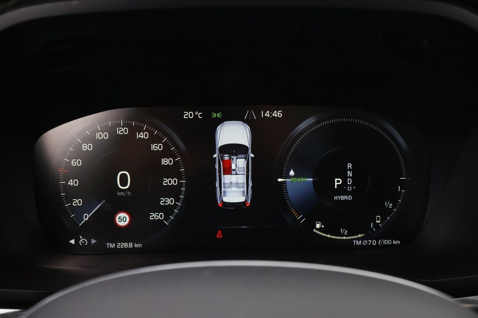 Volvo XC60 2020 T8 TwE AWD R-Design aut * Webasto / Adapt.Vakkari / Harman&Kardon / Panorama / Vetokoukku / Peruutuskamera / Ratinlämmitys - Jakopää juuri tehty / Navi / 2x Hyvät renkaat!