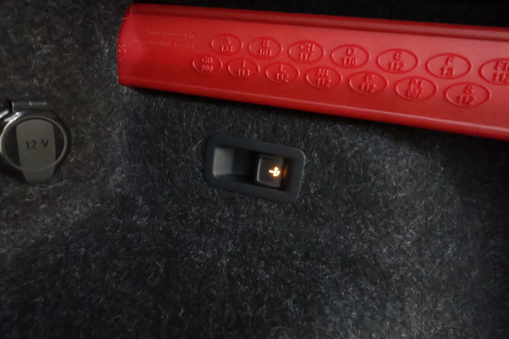 Skoda Enyaq 2022 60 iV *ACC / Matrix-LED / Koukku / Lisälämmitin / P.Kamera / Muistipenkki / Apple&Android / Keyless * - Merkkihuollettu / Akku kuntotarkastettu / Kahdet Renkaat / 2x Lataus - HULLUT AVAJAISHULINAT KORKOTARJOUS 3,29 %