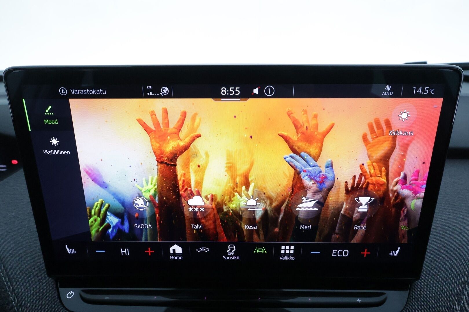 Skoda Enyaq 2022 60 iV *ACC / Matrix-LED / Koukku / Lisälämmitin / P.Kamera / Muistipenkki / Apple&Android / Keyless * - Merkkihuollettu / Akku kuntotarkastettu / Kahdet Renkaat / 2x Lataus - HULLUT AVAJAISHULINAT KORKOTARJOUS 3,29 %