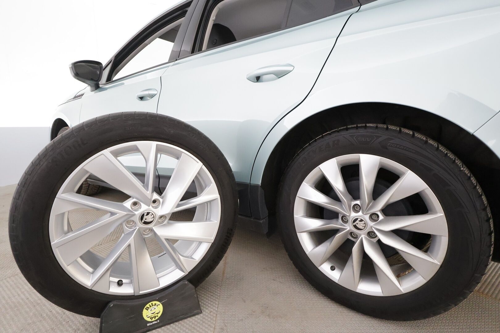 Skoda Enyaq 2022 60 iV *ACC / Matrix-LED / Koukku / Lisälämmitin / P.Kamera / Muistipenkki / Apple&Android / Keyless * - Merkkihuollettu / Akku kuntotarkastettu / Kahdet Renkaat / 2x Lataus