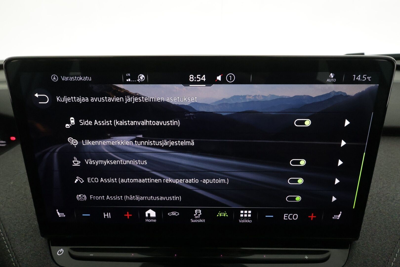 Skoda Enyaq 2022 60 iV *ACC / Matrix-LED / Koukku / Lisälämmitin / P.Kamera / Muistipenkki / Apple&Android / Keyless * - Merkkihuollettu / Akku kuntotarkastettu / Kahdet Renkaat / 2x Lataus - HULLUT AVAJAISHULINAT KORKOTARJOUS 3,29 %