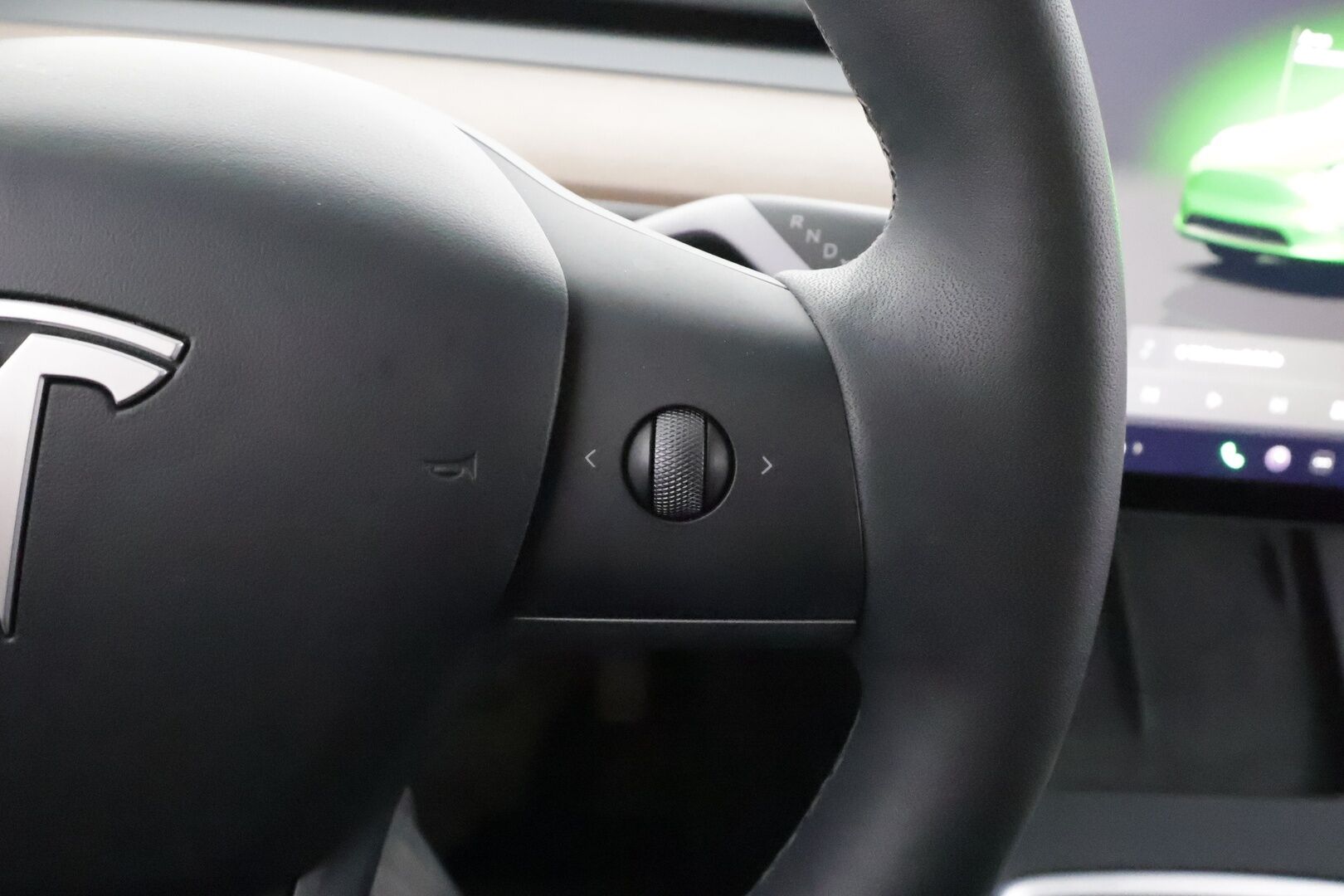Tesla Model Y 2023 Long Range - | Koukku | ILP | Lasikatto | ACC | Matrix-LED | P.Kamera | Muistipenkki | Premium Audio | Navi | Kaistavahti | Keyless | 1-om Suomi-auto | Kahdet renkaat |