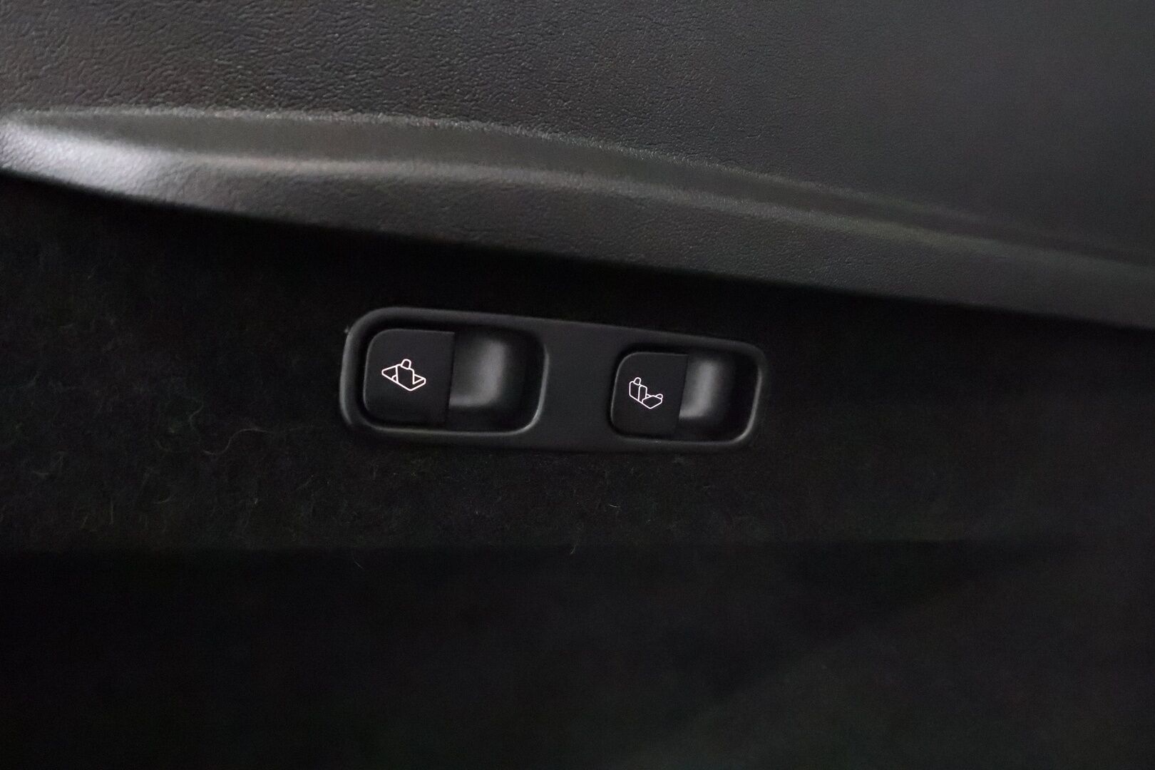 Tesla Model Y 2023 Long Range - | Koukku | ILP | Lasikatto | ACC | Matrix-LED | P.Kamera | Muistipenkki | Premium Audio | Navi | Kaistavahti | Keyless | 1-om Suomi-auto | Kahdet renkaat |