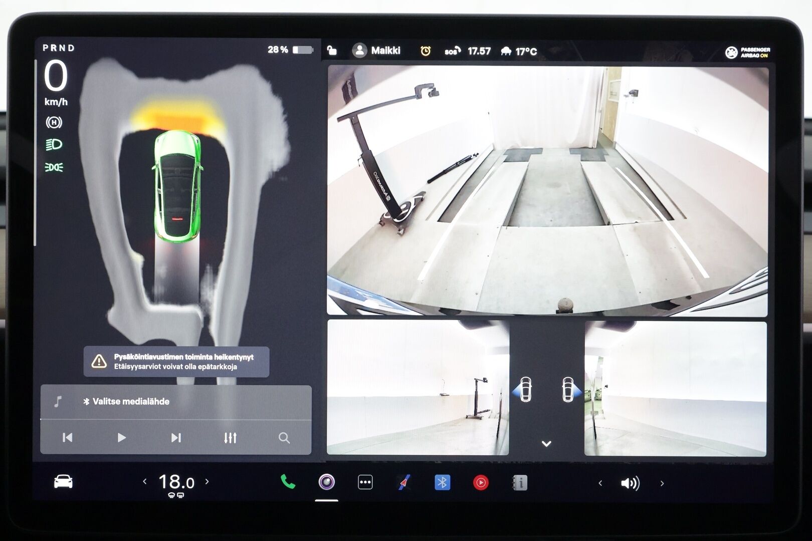 Tesla Model Y 2023 Long Range - | Koukku | ILP | Lasikatto | ACC | Matrix-LED | P.Kamera | Muistipenkki | Premium Audio | Navi | Kaistavahti | Keyless | 1-om Suomi-auto | Kahdet renkaat |