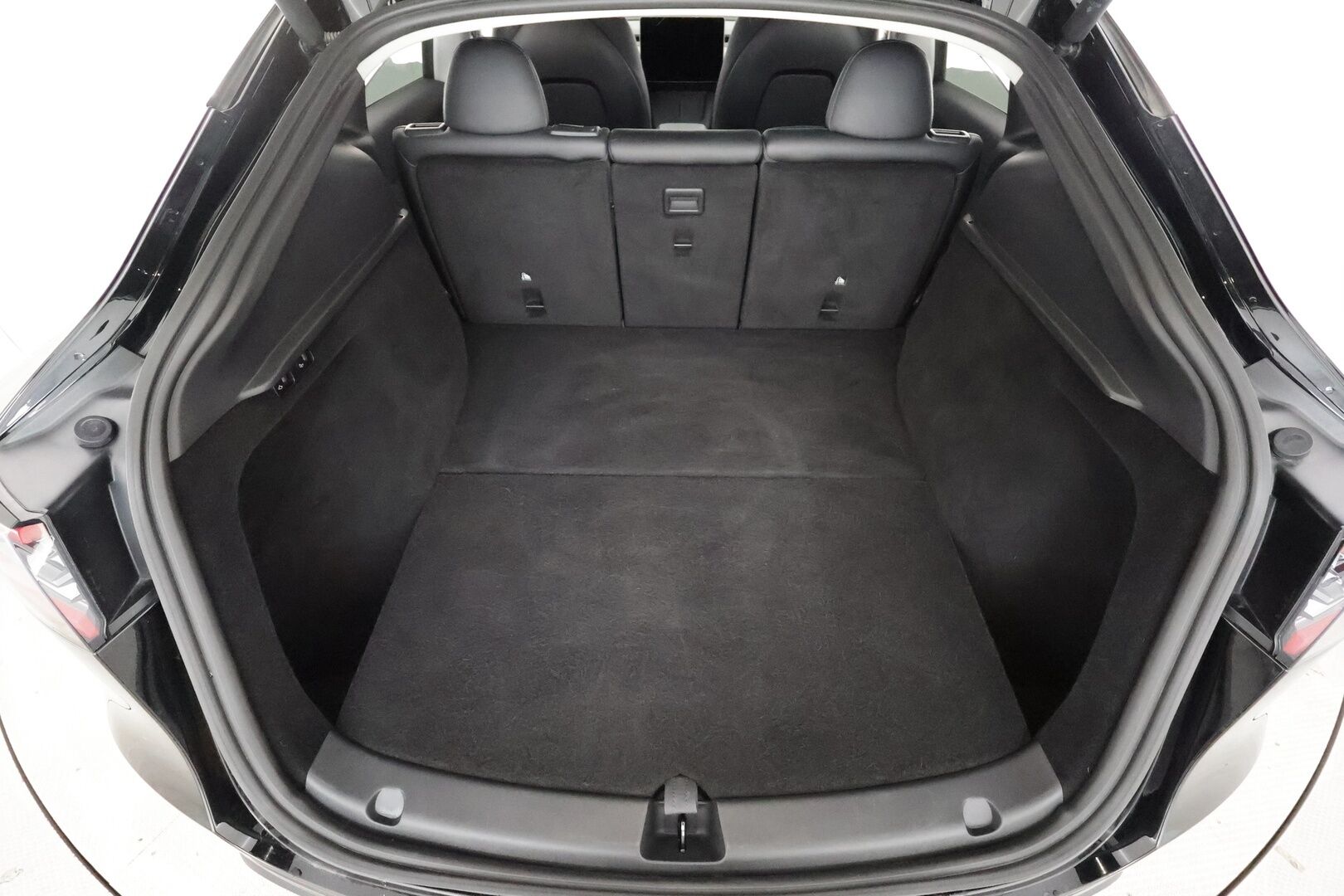 Tesla Model Y 2023 Long Range - | Koukku | ILP | Lasikatto | ACC | Matrix-LED | P.Kamera | Muistipenkki | Premium Audio | Navi | Kaistavahti | Keyless | 1-om Suomi-auto | Kahdet renkaat |