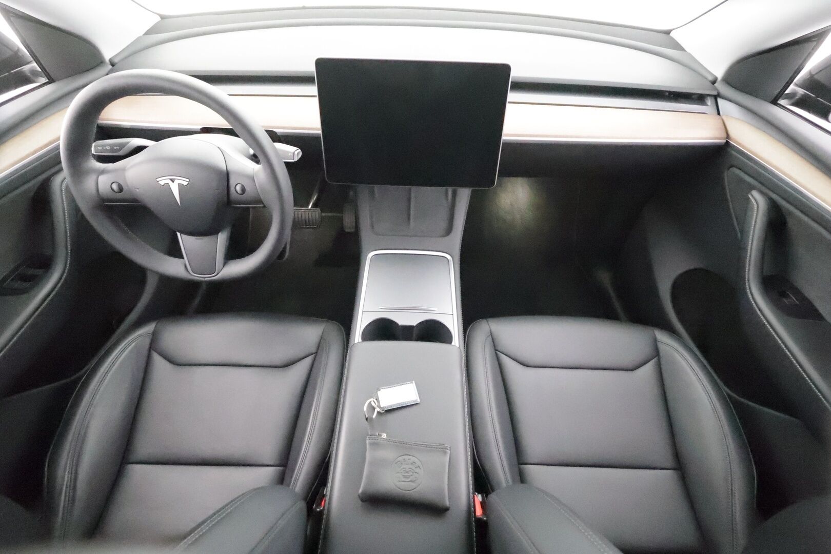Tesla Model Y 2023 Long Range - | Koukku | ILP | Lasikatto | ACC | Matrix-LED | P.Kamera | Muistipenkki | Premium Audio | Navi | Kaistavahti | Keyless | 1-om Suomi-auto | Kahdet renkaat |