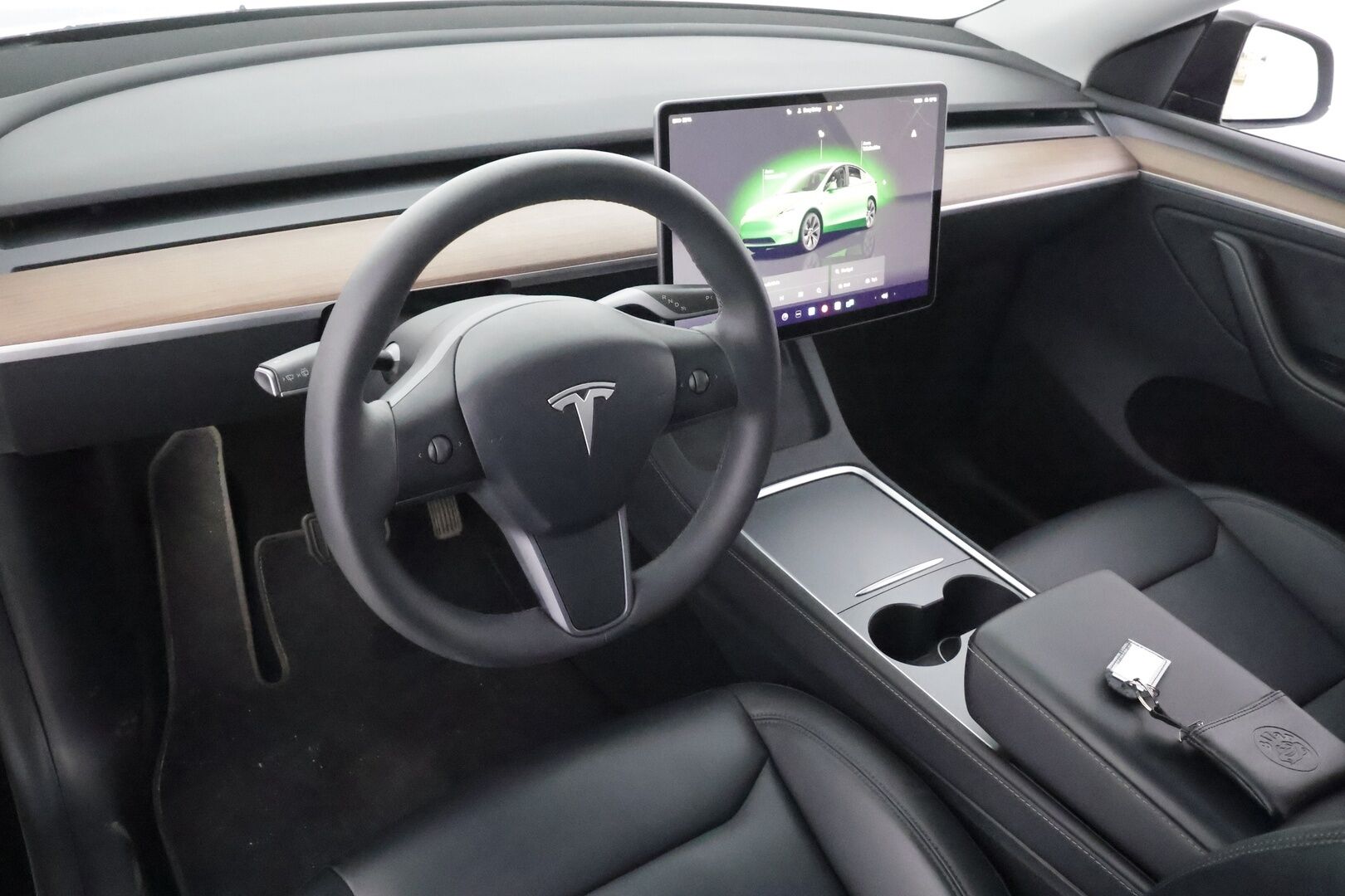 Tesla Model Y 2023 Long Range - | Koukku | ILP | Lasikatto | ACC | Matrix-LED | P.Kamera | Muistipenkki | Premium Audio | Navi | Kaistavahti | Keyless | 1-om Suomi-auto | Kahdet renkaat |