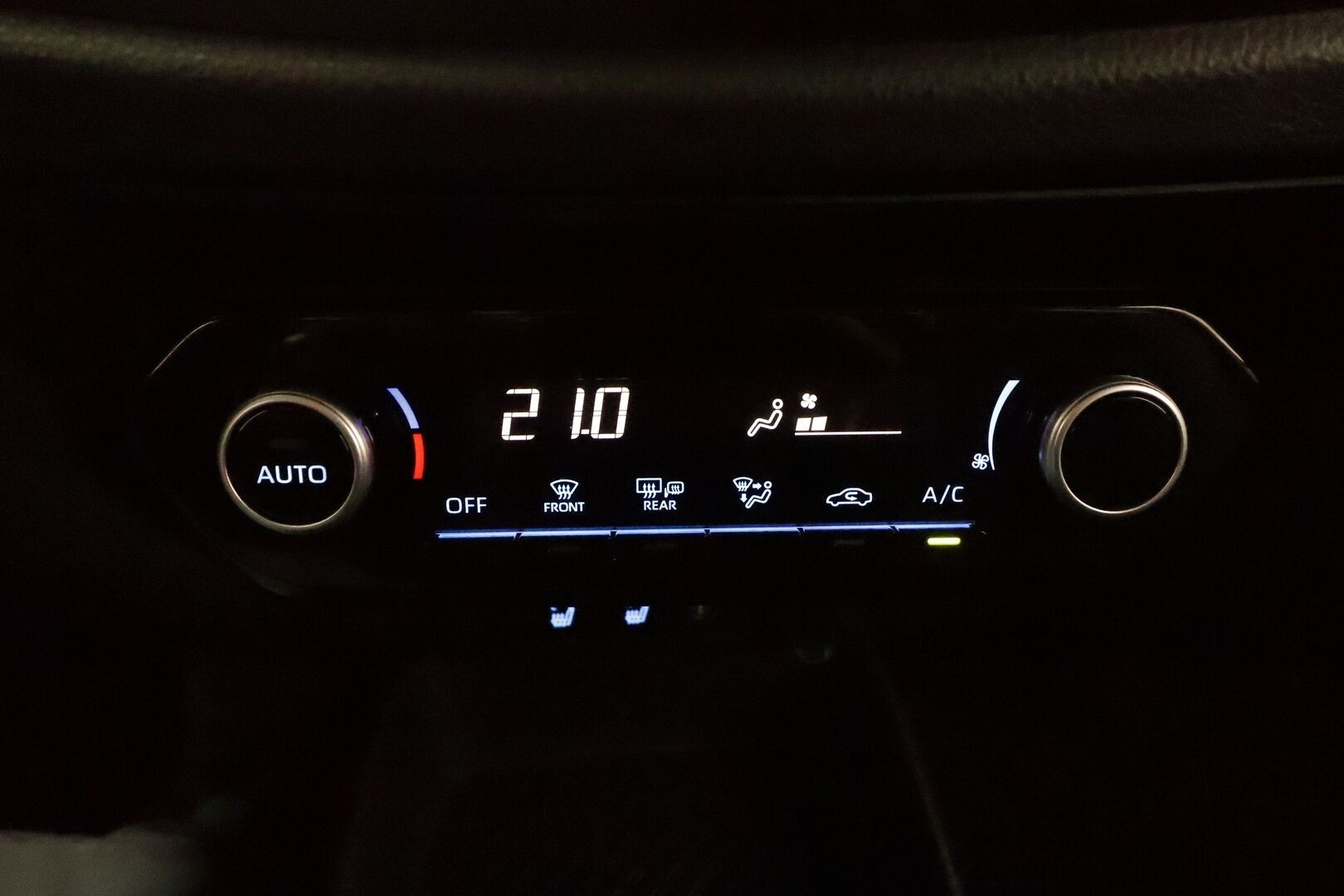 Toyota Aygo X 2023 1,0 VVT-i Play Edition Multidrive S *ACC / P.kamera / LED / Apple&Android* - Suomi-auto / Kahdet renkaat aluvanteilla / Merkkihuollettu