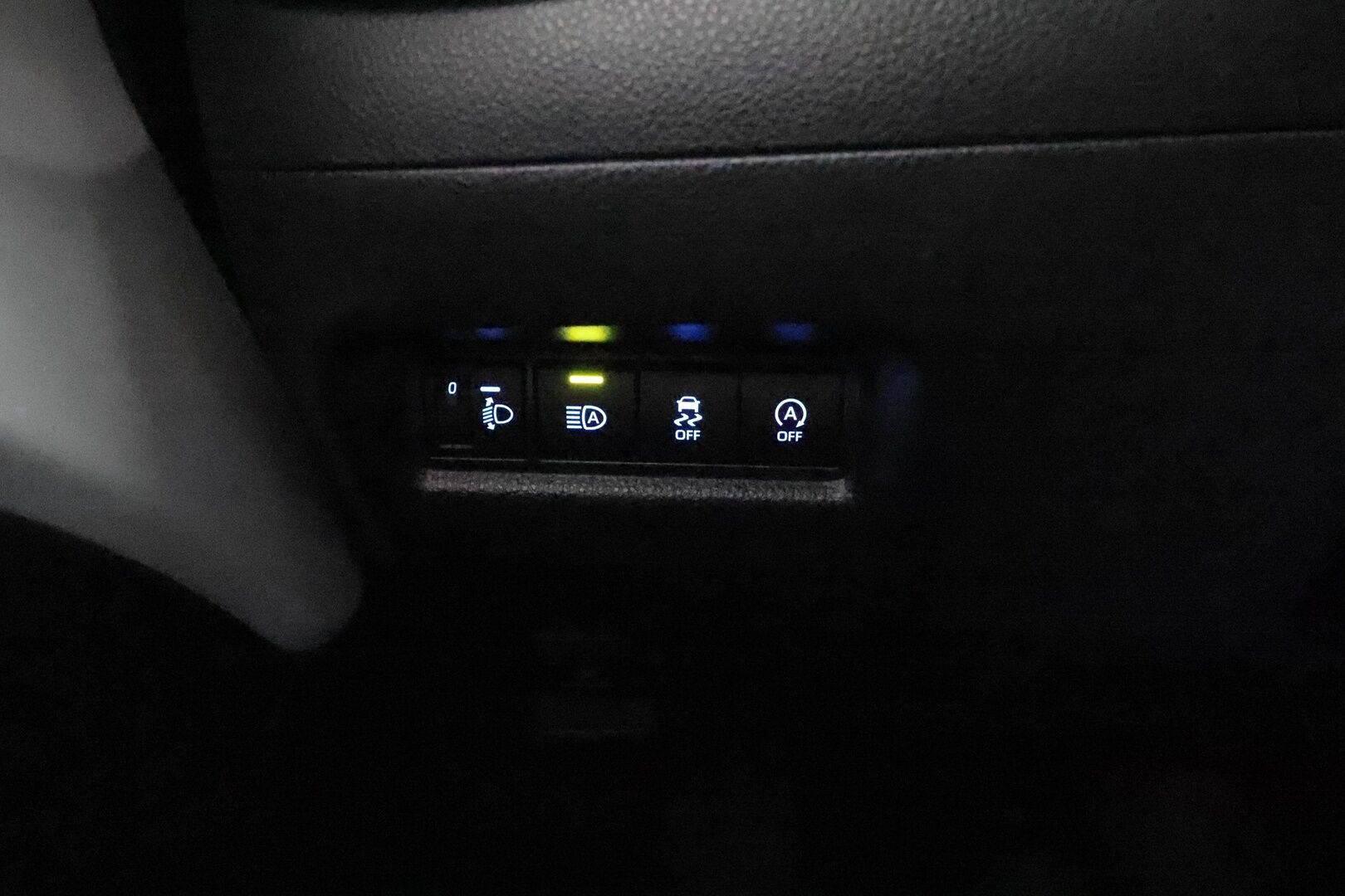 Toyota Aygo X 2023 1,0 VVT-i Play Edition Multidrive S *ACC / P.kamera / LED / Apple&Android* - Suomi-auto / Kahdet renkaat aluvanteilla / Merkkihuollettu - Osta nyt, maksa vasta ensi vuonna