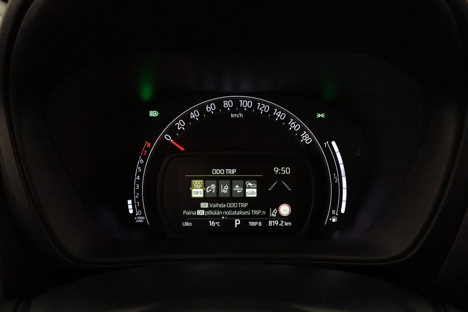 Toyota Aygo X 2023 1,0 VVT-i Play Edition Multidrive S *ACC / P.kamera / LED / Apple&Android* - Suomi-auto / Kahdet renkaat aluvanteilla / Merkkihuollettu - Osta nyt, maksa vasta ensi vuonna