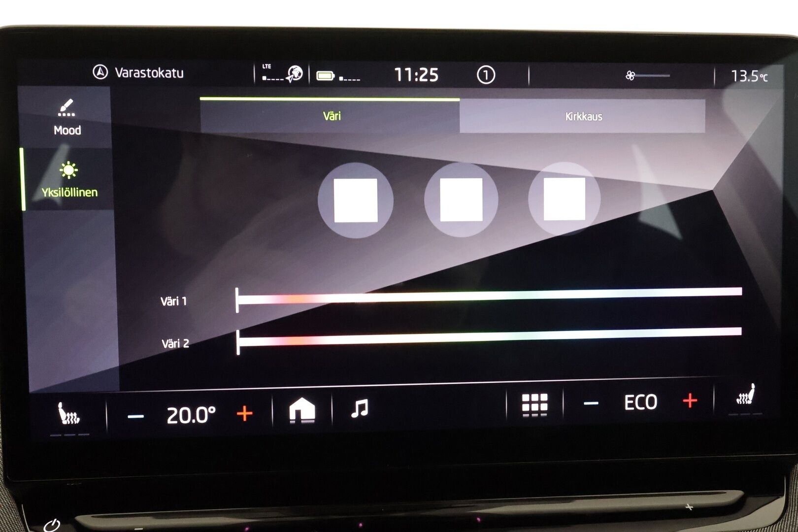 Skoda Enyaq 2023 80x 4x4 iV * ACC / Lisälämmitin / Koukku / P.kamera / Skoda crystal Matrix LED / Keyless / Apple&Android * - Suomi-auto / Kahdet Renkaat