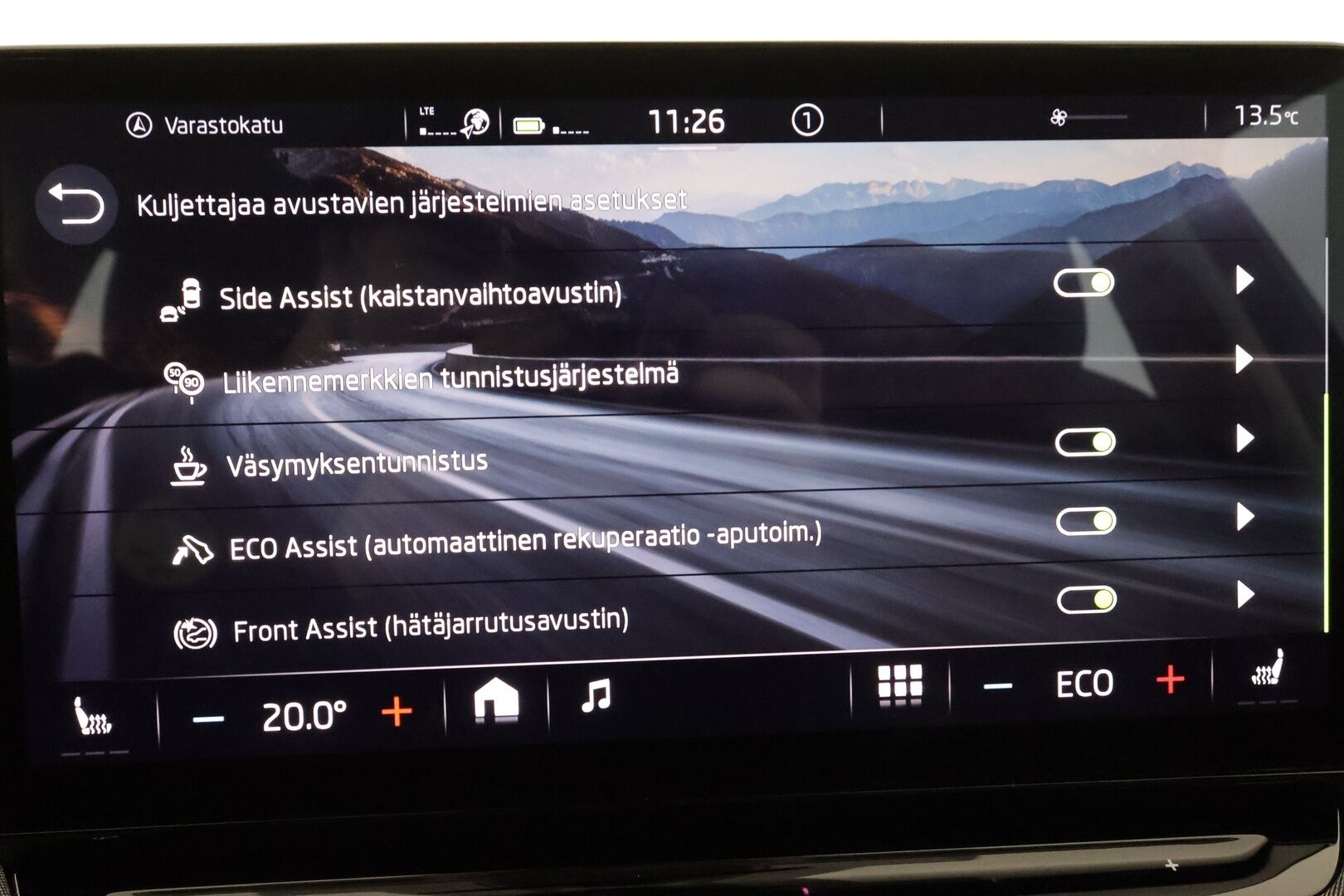 Skoda Enyaq 2023 80x 4x4 iV * ACC / Lisälämmitin / Koukku / P.kamera / Skoda crystal Matrix LED / Keyless / Apple&Android * - Suomi-auto / Kahdet Renkaat