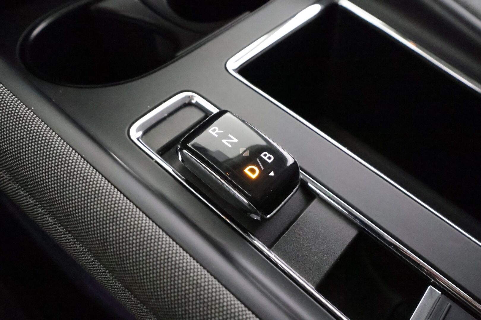 Skoda Enyaq 2023 80x 4x4 iV * ACC / Lisälämmitin / Koukku / P.kamera / Skoda crystal Matrix LED / Keyless / Apple&Android * - Suomi-auto / Kahdet Renkaat