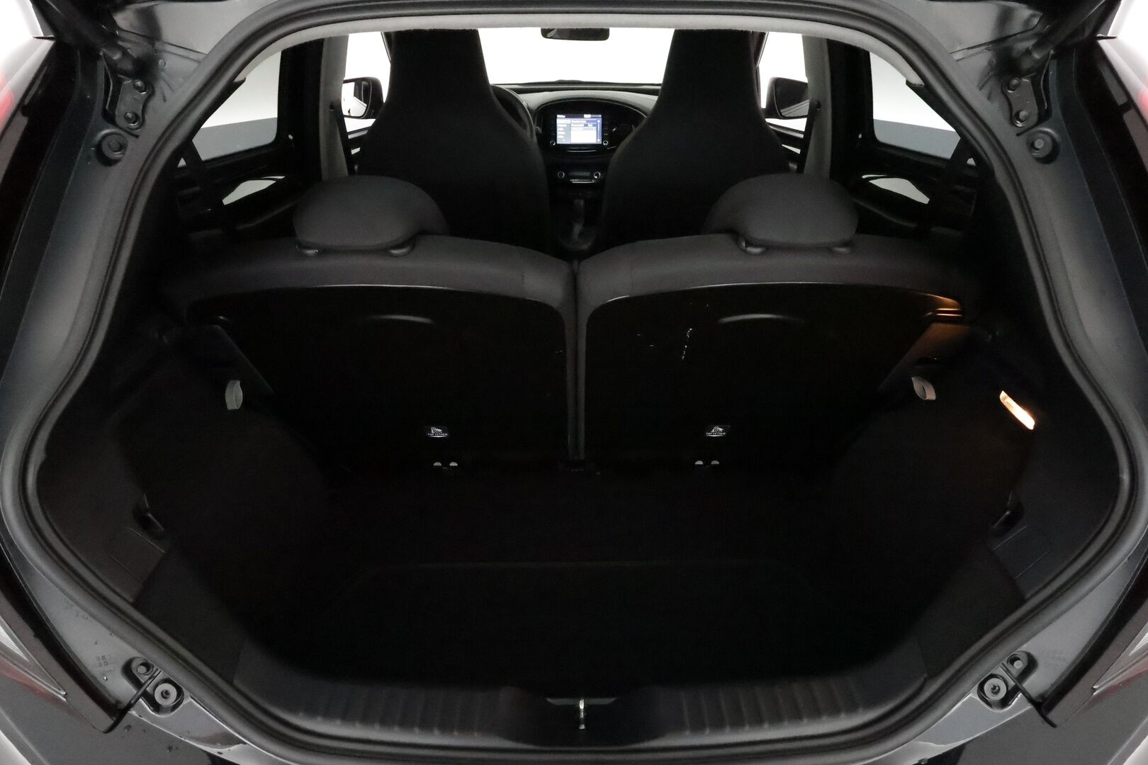 Toyota Aygo X 2023 1,0 VVT-i Play Edition Multidrive S *ACC / P.kamera / LED / Apple&Android* - 1.Om Suomi-auto / Kahdet renkaat aluvanteilla / Merkkihuollettu