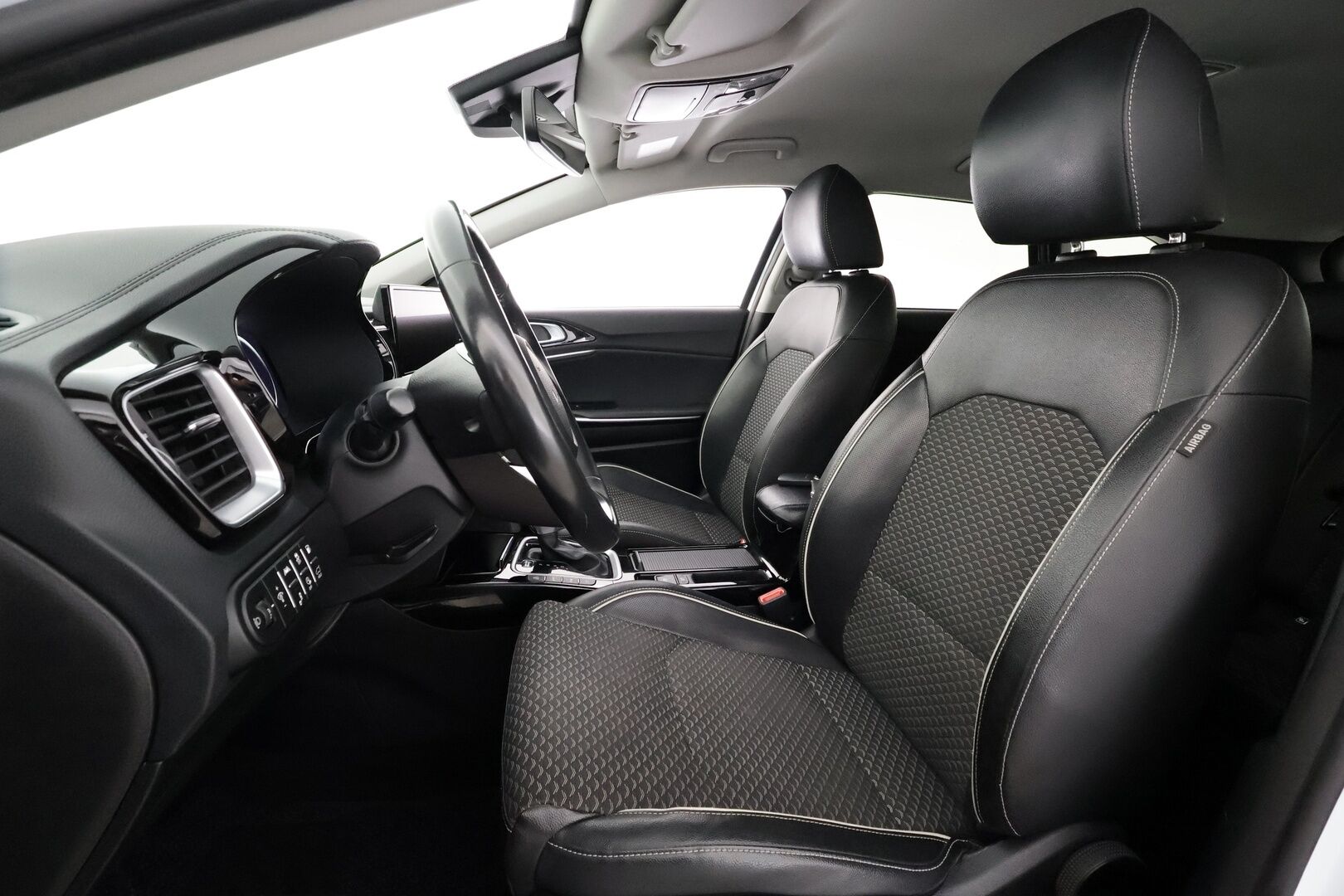 Kia Ceed 2023 1,6 GDI Plug-In Hybrid Business Premium SW DCT - | Digimittaristo | Adapt.vakkari | Kamera | 1om.Suomi-auto | Koukku |