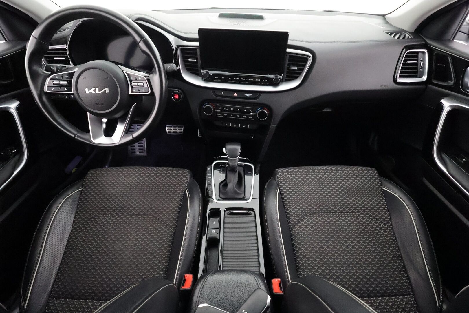 Kia Ceed 2023 1,6 GDI Plug-In Hybrid Business Premium SW DCT - | Digimittaristo | Adapt.vakkari | Kamera | 1om.Suomi-auto | Koukku |