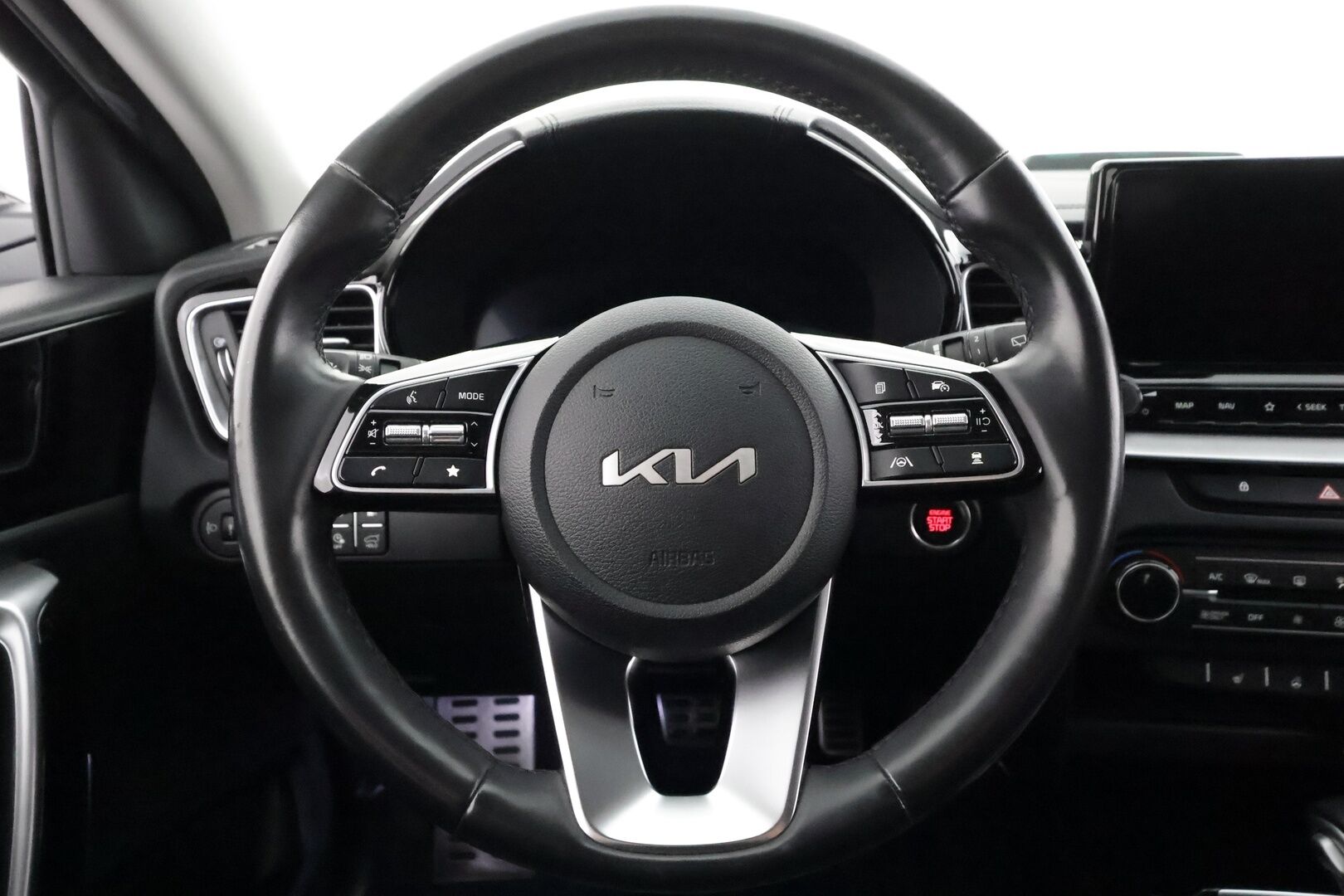 Kia Ceed 2023 1,6 GDI Plug-In Hybrid Business Premium SW DCT - | Digimittaristo | Adapt.vakkari | Kamera | 1om.Suomi-auto | Koukku |