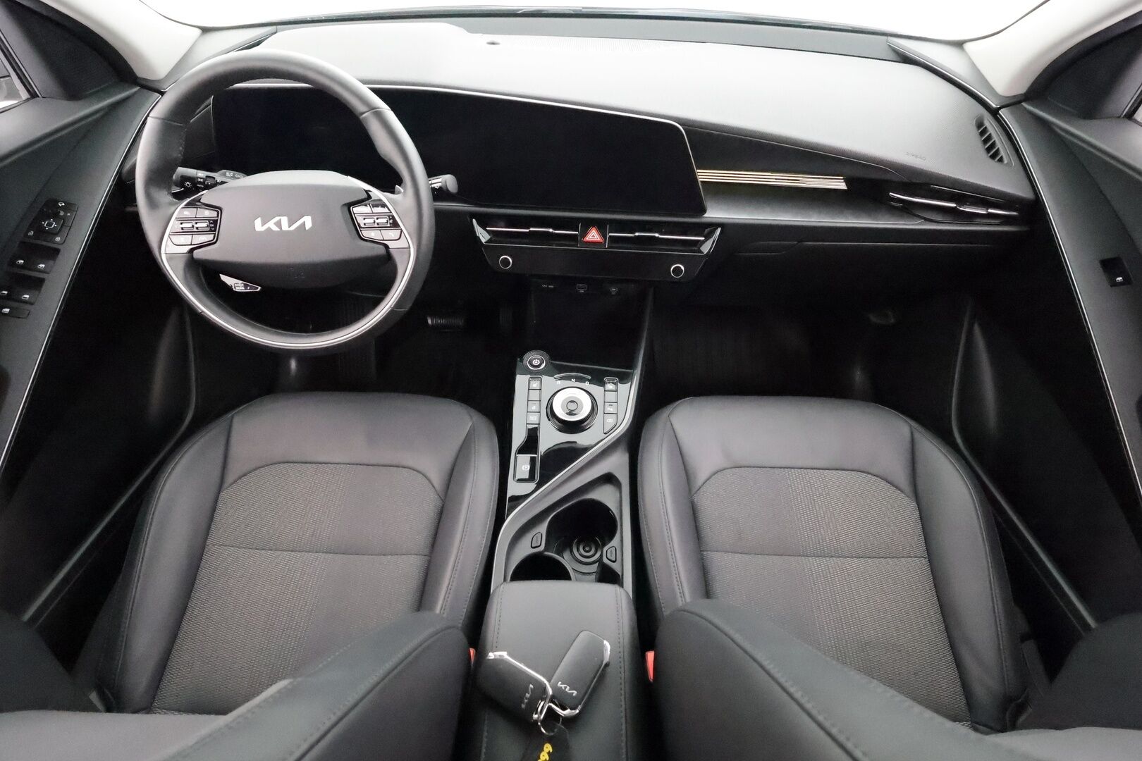 Kia Niro 2023 EX 64,8kWh 204hv Premium - | ILP | ACC | LED | P.Kamera | Sähköpenkki | Kaistavahti | Navi | Keyless | HDA | Apple&Android | Suomi-auto | Merkkihuollot | Kahdet renkaat |