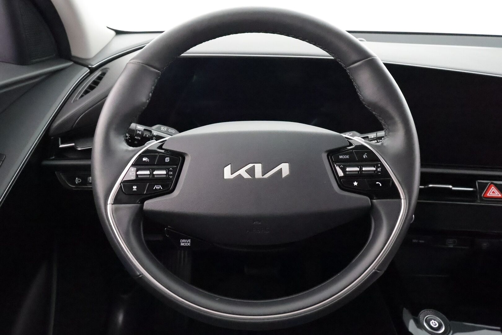 Kia Niro 2023 EX 64,8kWh 204hv Premium - | ILP | ACC | LED | P.Kamera | Sähköpenkki | Kaistavahti | Navi | Keyless | HDA | Apple&Android | Suomi-auto | Merkkihuollot | Kahdet renkaat |
