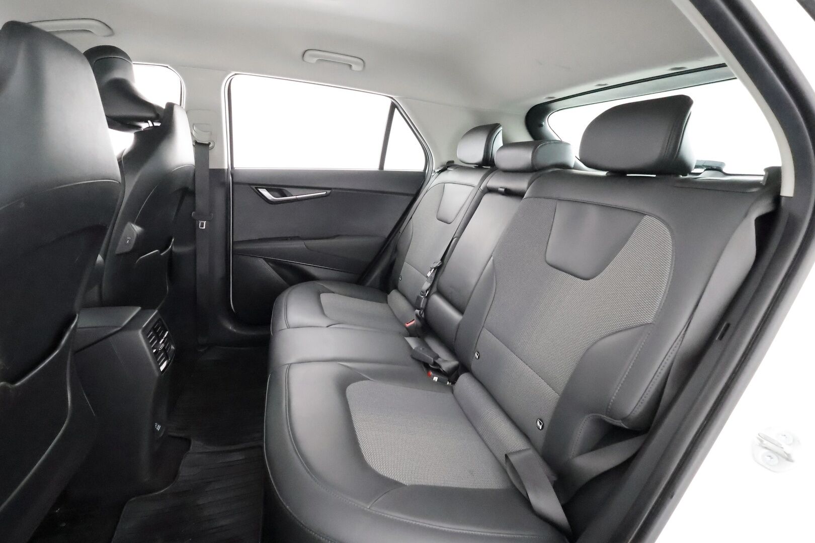 Kia Niro 2023 EX 64,8kWh 204hv Premium - | ILP | ACC | LED | P.Kamera | Sähköpenkki | Kaistavahti | Navi | Keyless | HDA | Apple&Android | Suomi-auto | Merkkihuollot | Kahdet renkaat |