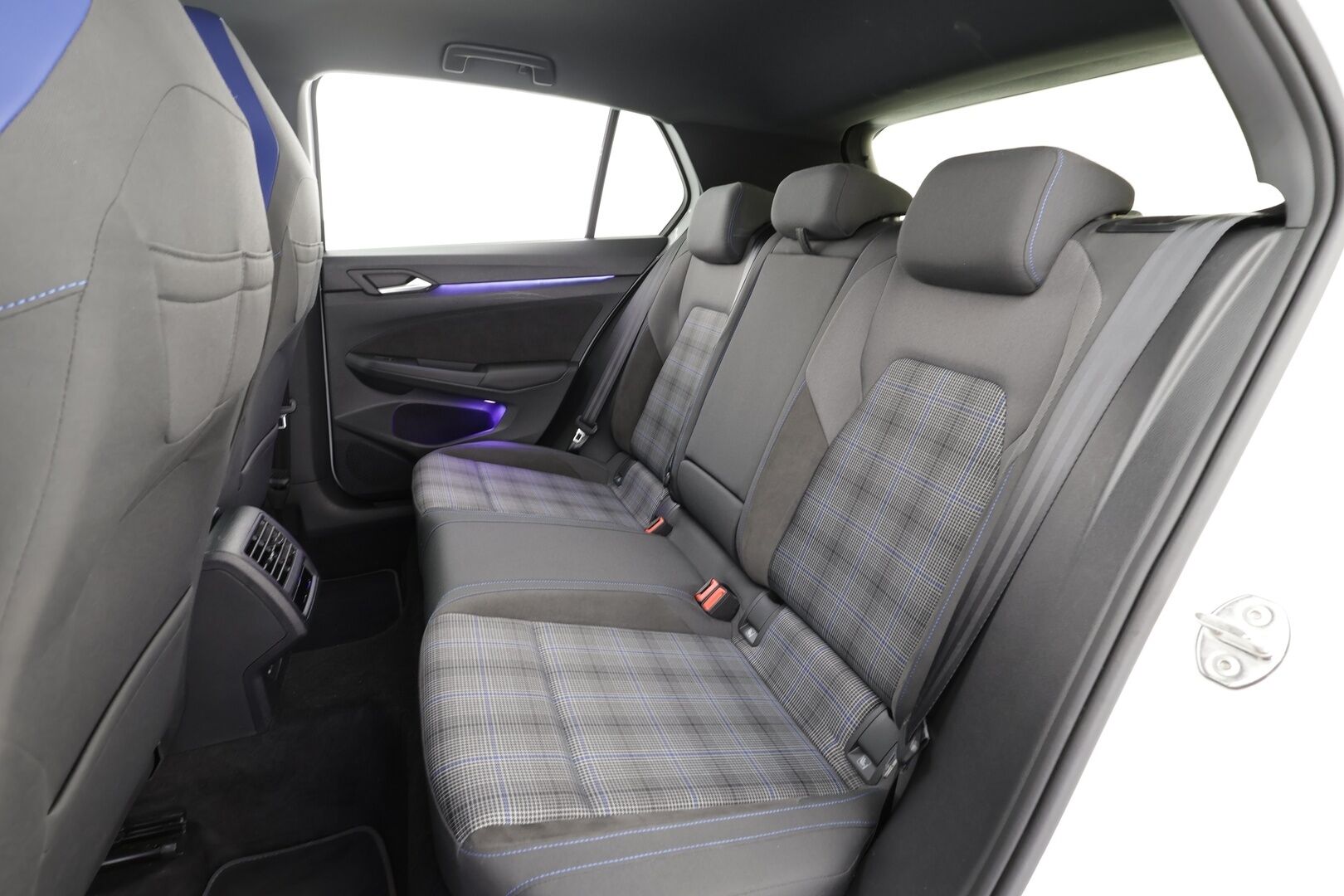 Volkswagen Golf 2024 GTE 180 kW (PHEV) DSG-automaatti - | ACC | Webasto | IQ-Light Matrix LED | HUD | Ratinlämmitys | P.Kamera | Keyless | Apple&Android | 1.Om Suomi-auto | Kahdet Renkaat | Merkkihuollettu |