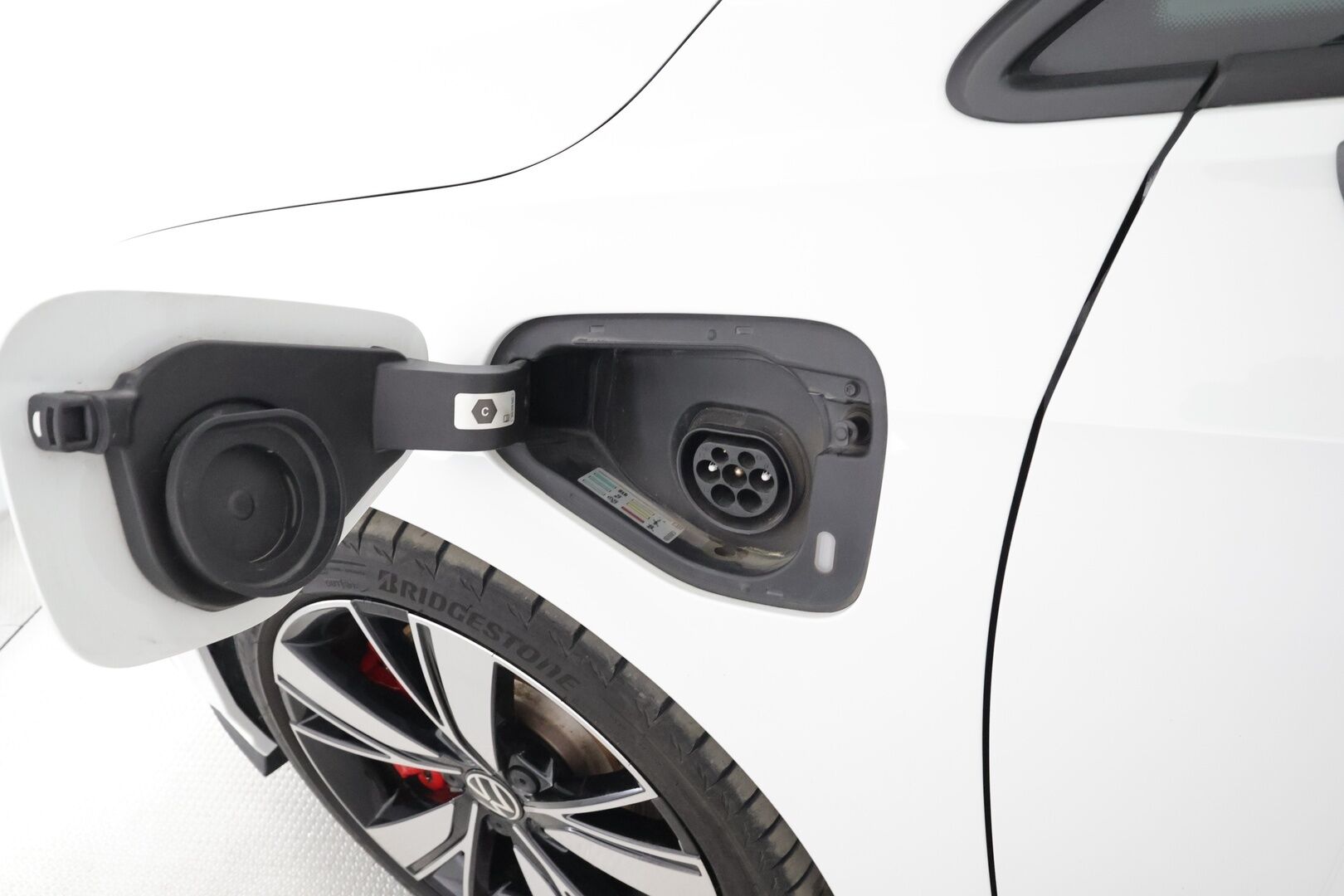 Volkswagen Golf 2024 GTE 180 kW (PHEV) DSG-automaatti - | ACC | Webasto | IQ-Light Matrix LED | HUD | Ratinlämmitys | P.Kamera | Keyless | Apple&Android | 1.Om Suomi-auto | Kahdet Renkaat | Merkkihuollettu |