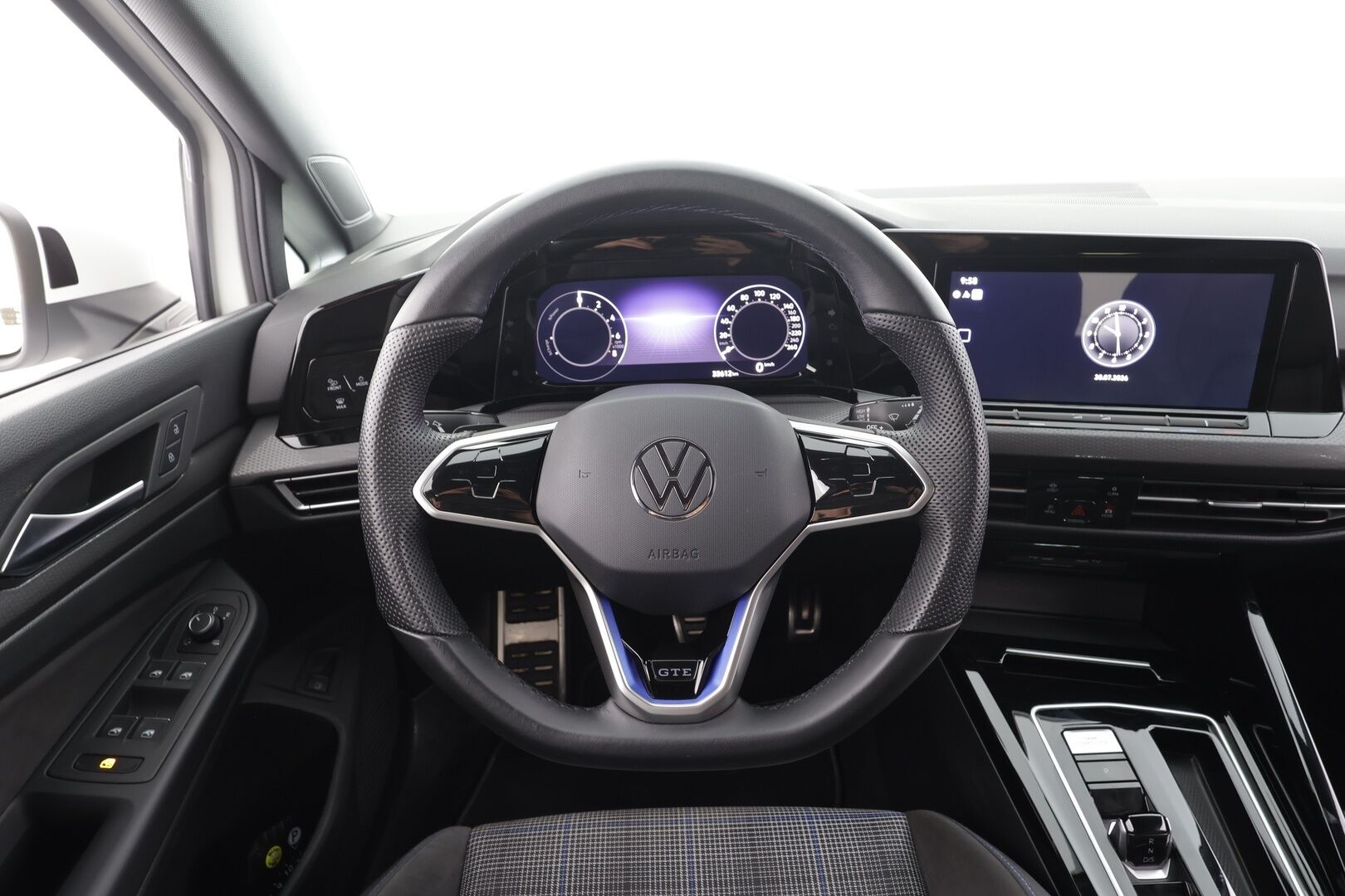 Volkswagen Golf 2024 GTE 180 kW (PHEV) DSG-automaatti - | ACC | Webasto | IQ-Light Matrix LED | HUD | Ratinlämmitys | P.Kamera | Keyless | Apple&Android | 1.Om Suomi-auto | Kahdet Renkaat | Merkkihuollettu |