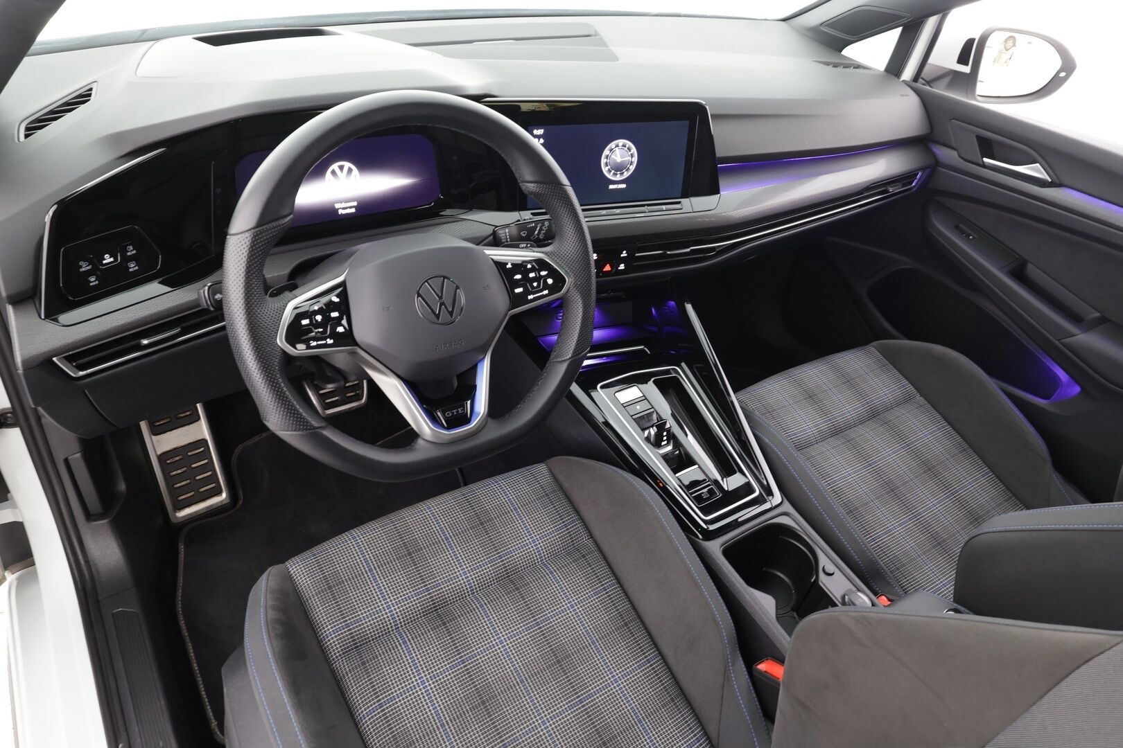 Volkswagen Golf 2024 GTE 180 kW (PHEV) DSG-automaatti - | ACC | Webasto | IQ-Light Matrix LED | HUD | Ratinlämmitys | P.Kamera | Keyless | Apple&Android | 1.Om Suomi-auto | Kahdet Renkaat | Merkkihuollettu |