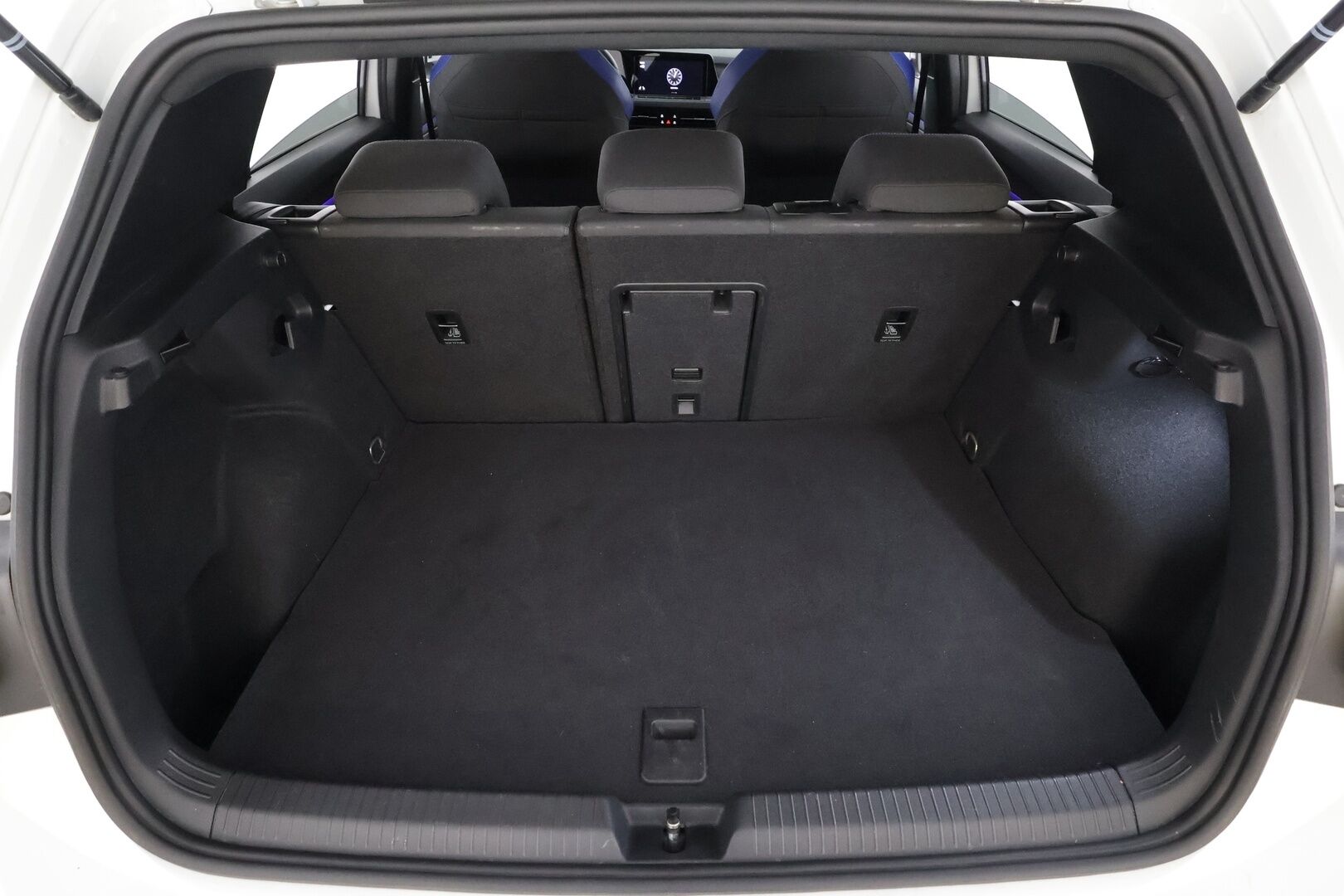 Volkswagen Golf 2024 GTE 180 kW (PHEV) DSG-automaatti - | ACC | Webasto | IQ-Light Matrix LED | HUD | Ratinlämmitys | P.Kamera | Keyless | Apple&Android | 1.Om Suomi-auto | Kahdet Renkaat | Merkkihuollettu |