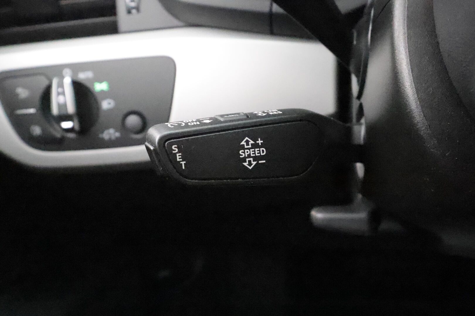 Audi A4 2023 Sedan Progress 35 TFSI 110kW MHEV S tronic - Suomiauto | Webasto | Peruutuskamera | Digital Cockpit | Vetokoukku | Black Optic |  Matrix LED | Huippuvarusteet!
