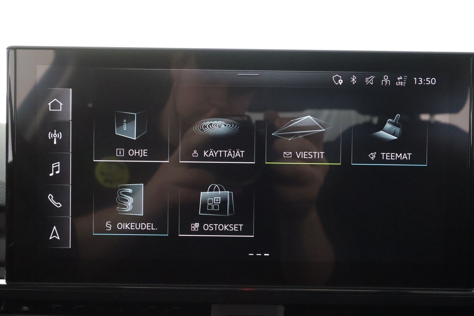 Audi A4 2023 Sedan Progress 35 TFSI 110kW MHEV S tronic - Suomiauto | Webasto | Peruutuskamera | Digital Cockpit | Vetokoukku | Black Optic |  Matrix LED | Huippuvarusteet!