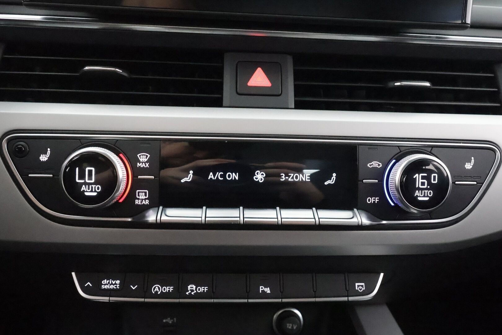Audi A4 2023 Sedan Progress 35 TFSI 110kW MHEV S tronic - Suomiauto | Webasto | Peruutuskamera | Digital Cockpit | Vetokoukku | Black Optic |  Matrix LED | Huippuvarusteet!