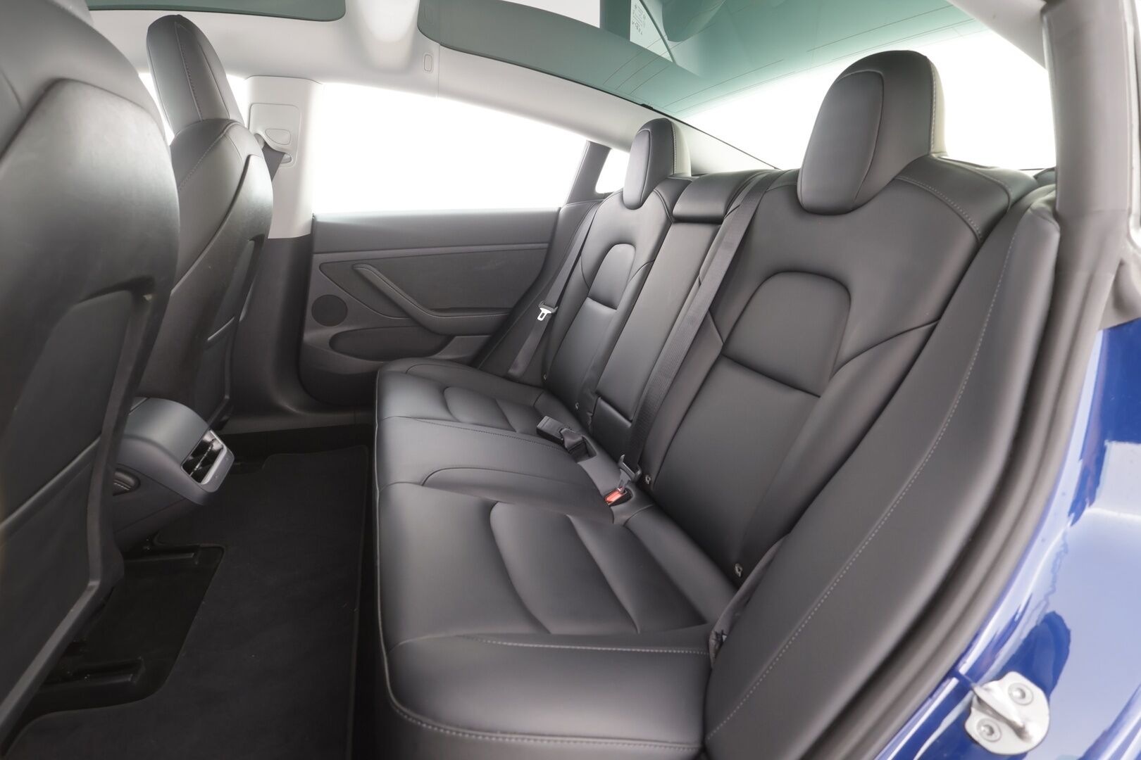 Tesla Model 3 2023 RWD - | ILP | Lasikatto | ACC | Matrix-LED | P.Kamera | Muistipenkki | Premium Speakers | Navi | Kaistavahti | Keyless | 1-om Suomi-auto | 2x Latauskaapelit | Kahdet renkaat |