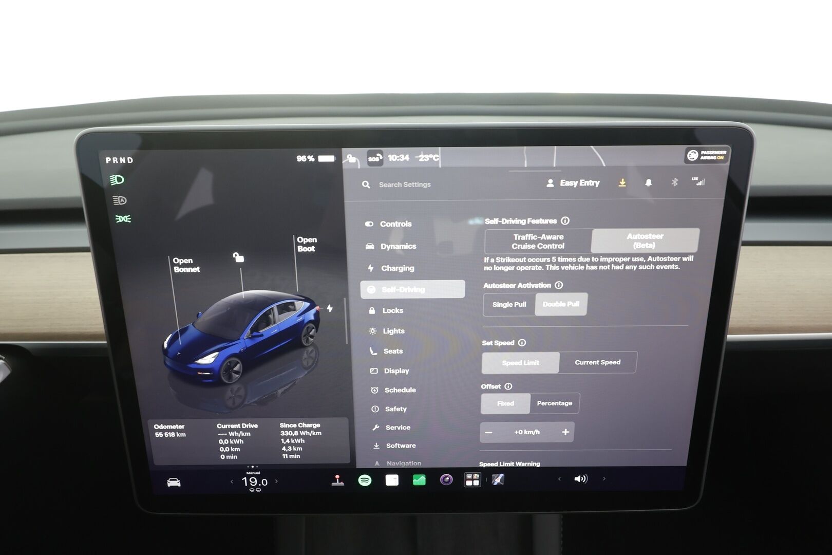 Tesla Model 3 2023 RWD - | ILP | Lasikatto | ACC | Matrix-LED | P.Kamera | Muistipenkki | Premium Speakers | Navi | Kaistavahti | Keyless | 1-om Suomi-auto | 2x Latauskaapelit | Kahdet renkaat |