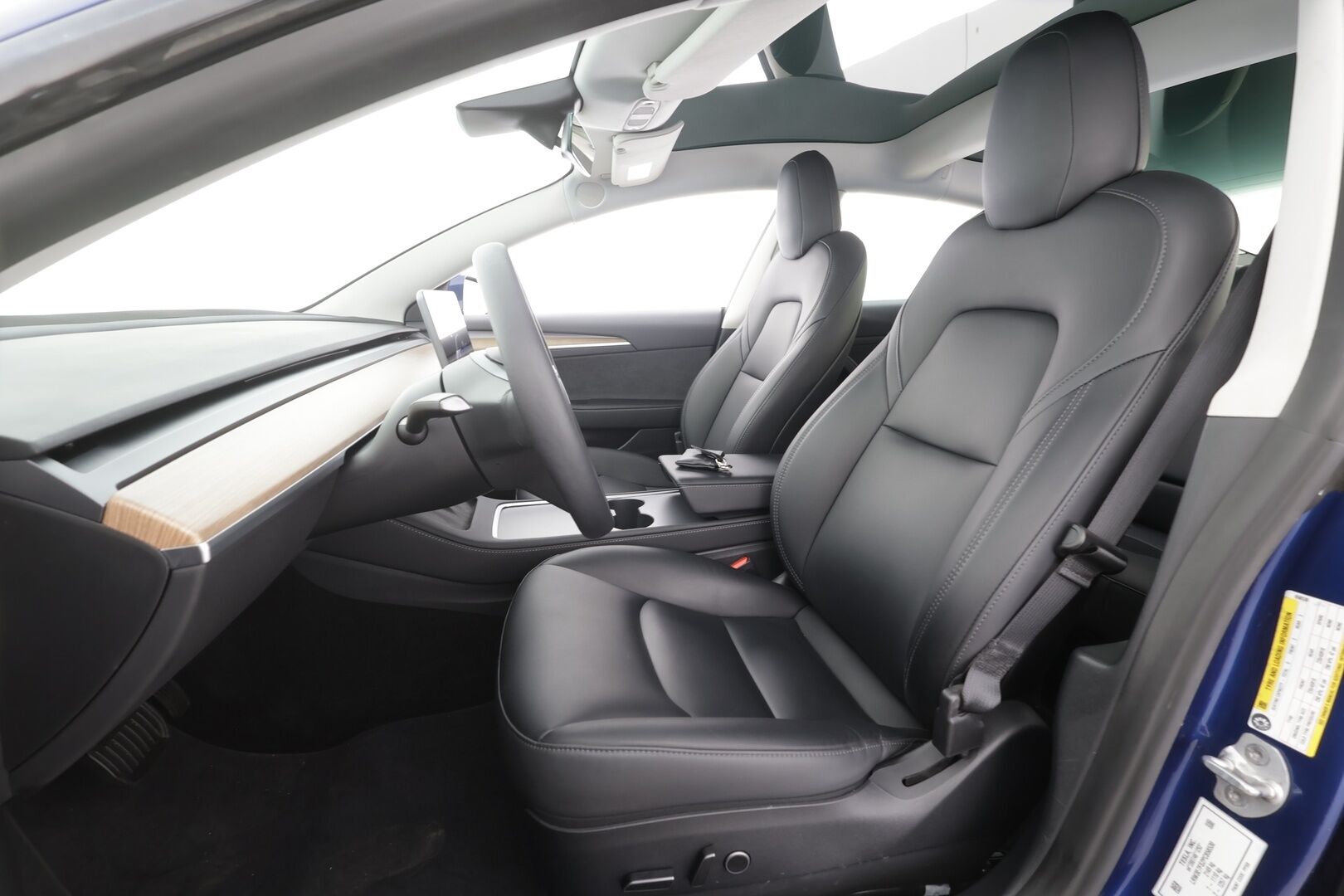 Tesla Model 3 2023 RWD - | ILP | Lasikatto | ACC | Matrix-LED | P.Kamera | Muistipenkki | Premium Speakers | Navi | Kaistavahti | Keyless | 1-om Suomi-auto | 2x Latauskaapelit | Kahdet renkaat |